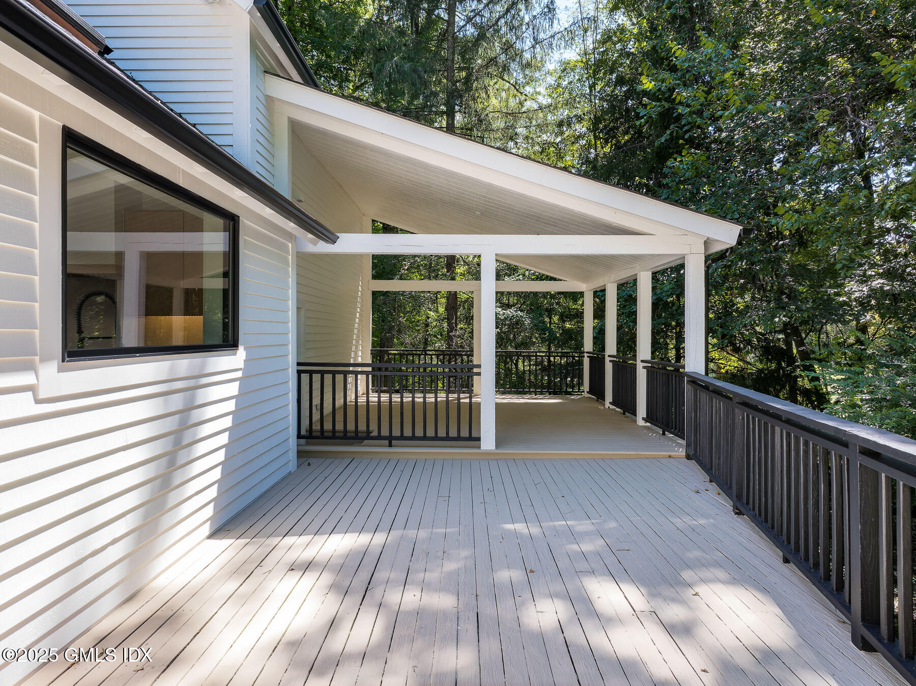 Greenwich, Connecticut 06830, United States, 3 Bedrooms Bedrooms, ,4 BathroomsBathrooms,Residential,Active,203865