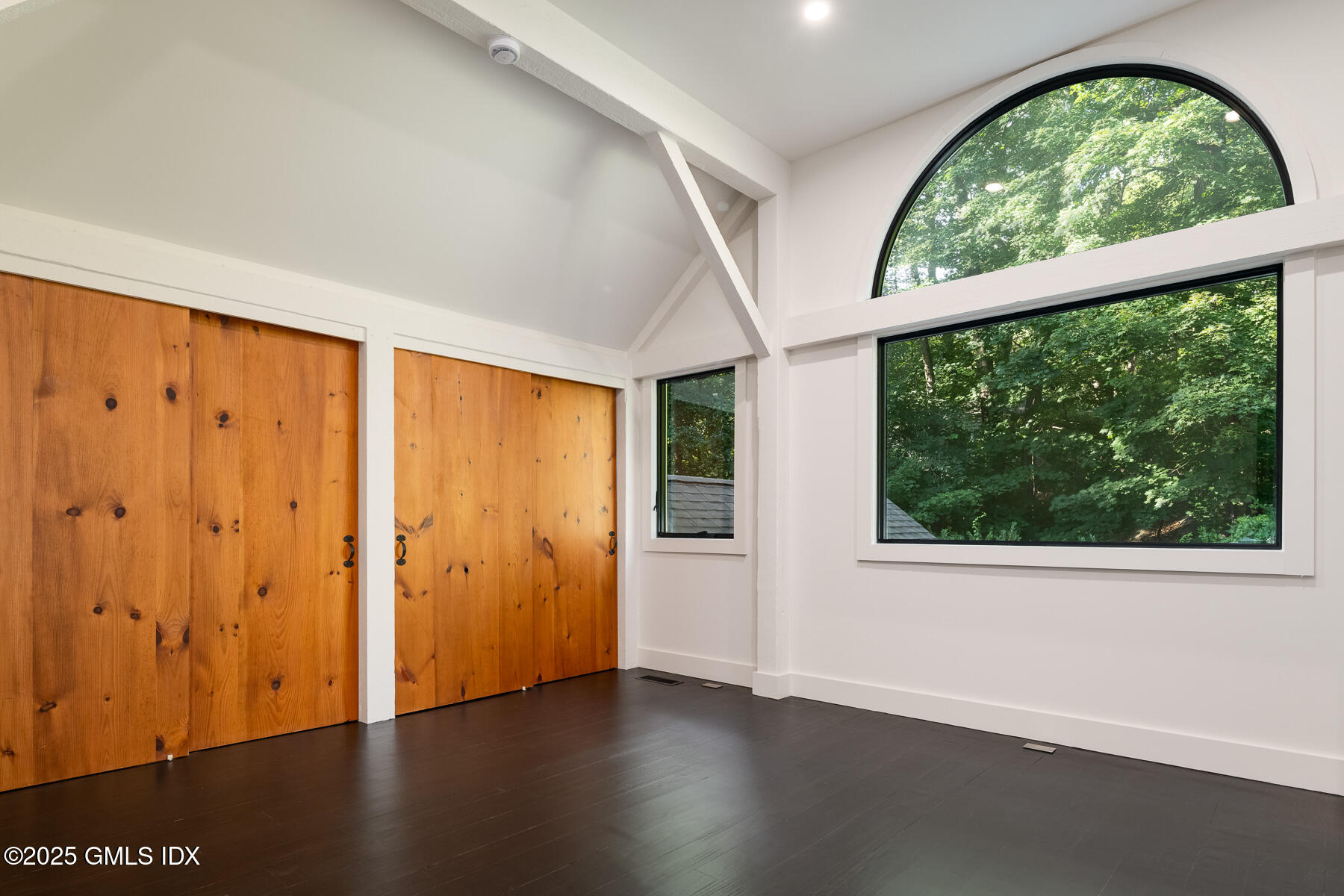 Greenwich, Connecticut 06830, United States, 3 Bedrooms Bedrooms, ,4 BathroomsBathrooms,Residential,Active,203865