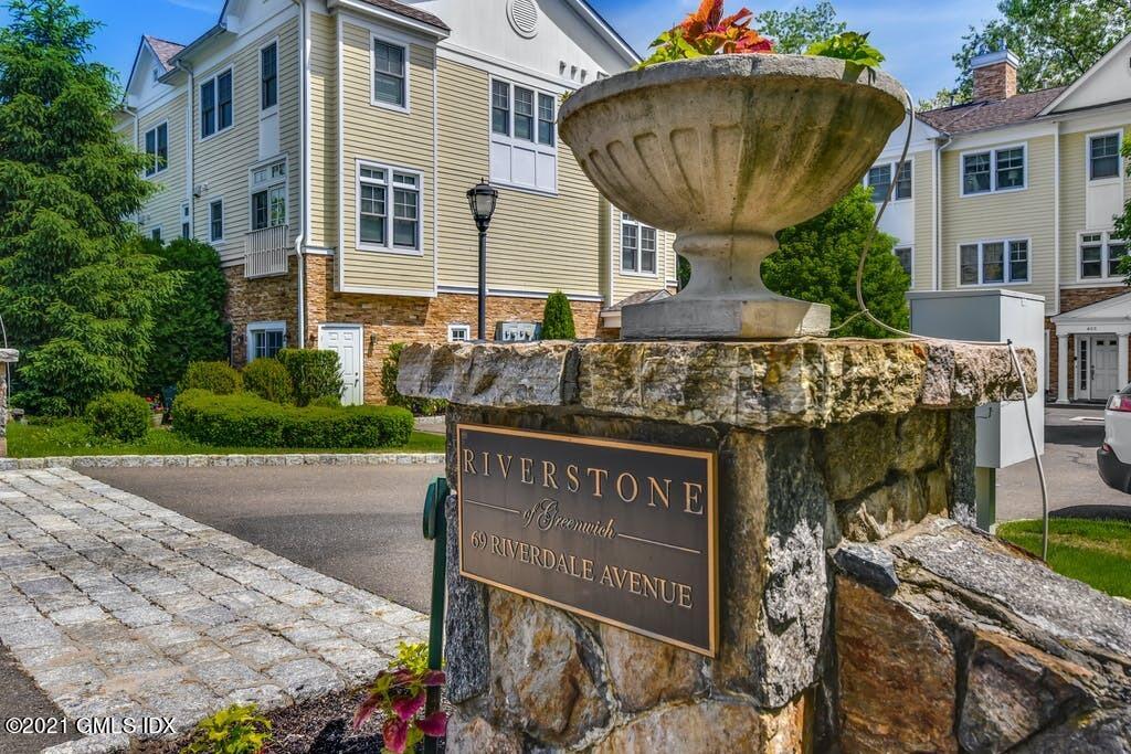 69 Riverdale Avenue, Greenwich, Connecticut - 2 Bedrooms  
3.5 Bathrooms - 