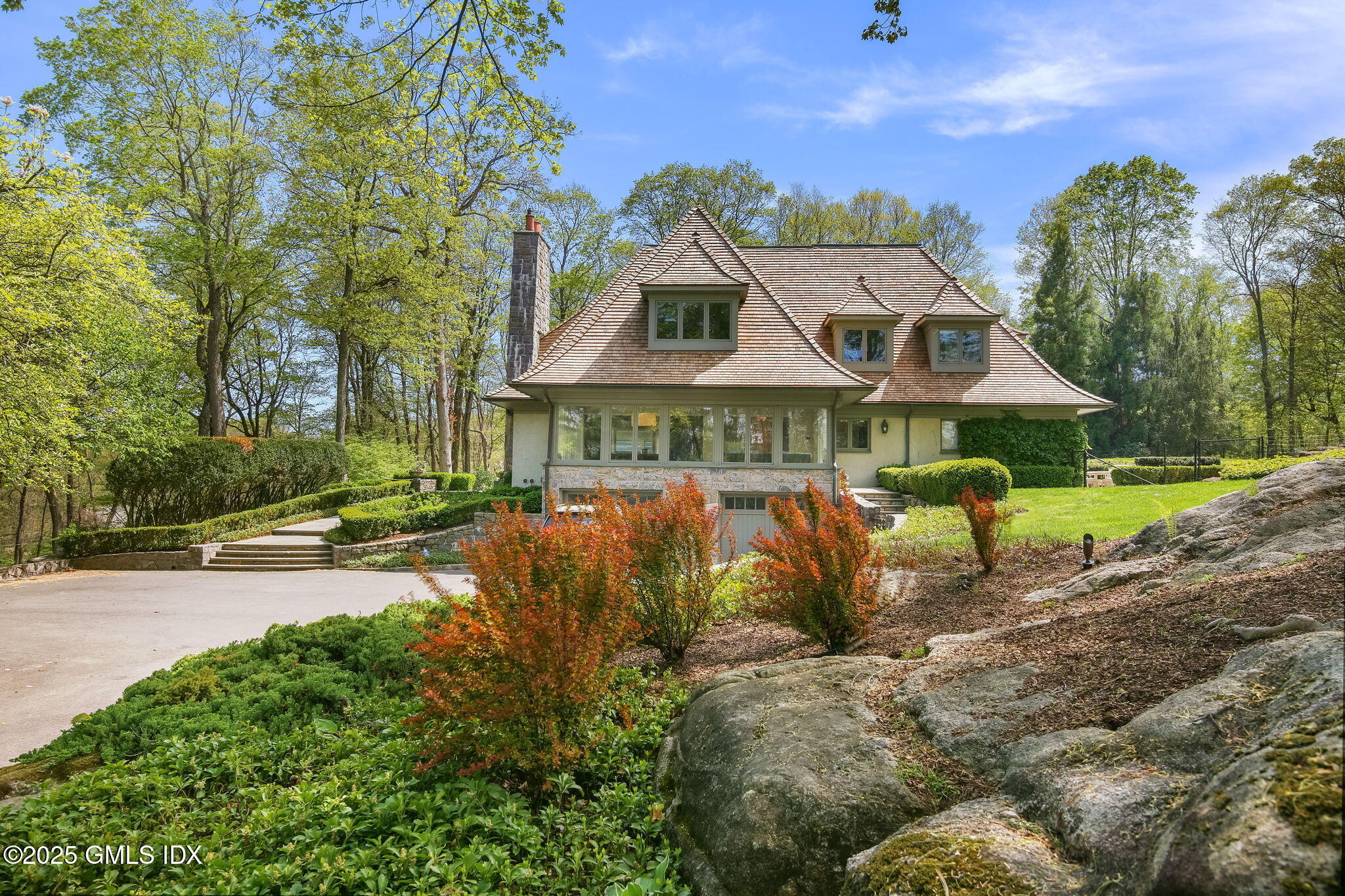 101 Perkins Road, Greenwich, Connecticut - 5 Bedrooms  
7 Bathrooms - 