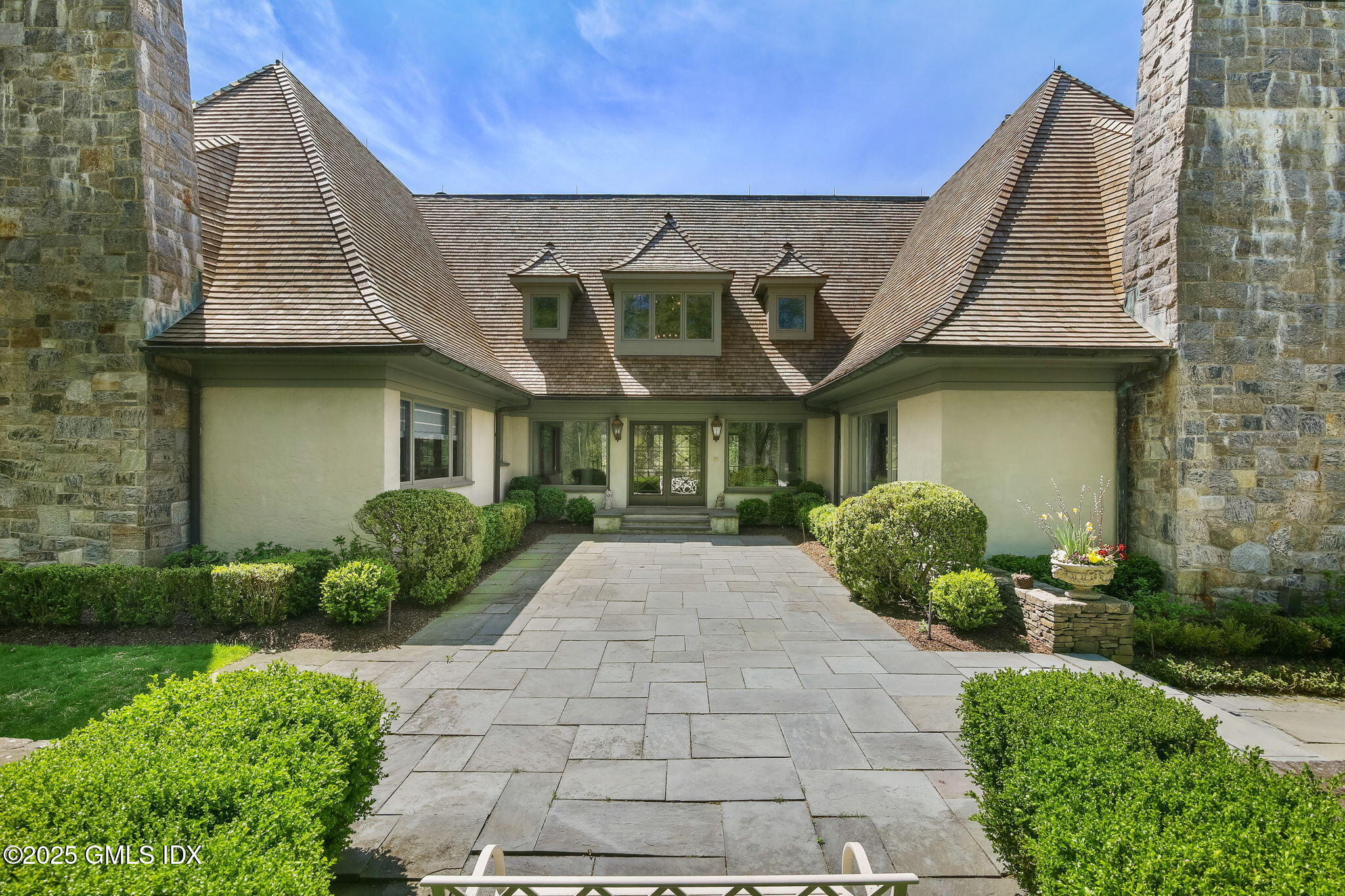 101 Perkins Road, Greenwich, Connecticut - 5 Bedrooms  
7 Bathrooms - 