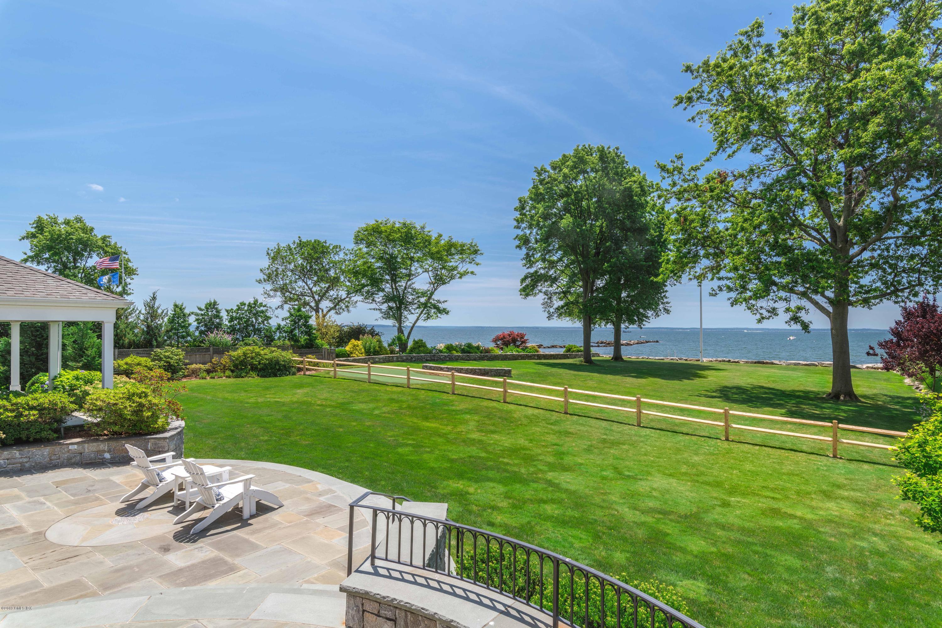 30 Rocky Point Road, Old Greenwich, Connecticut - 5 Bedrooms  
5.5 Bathrooms - 