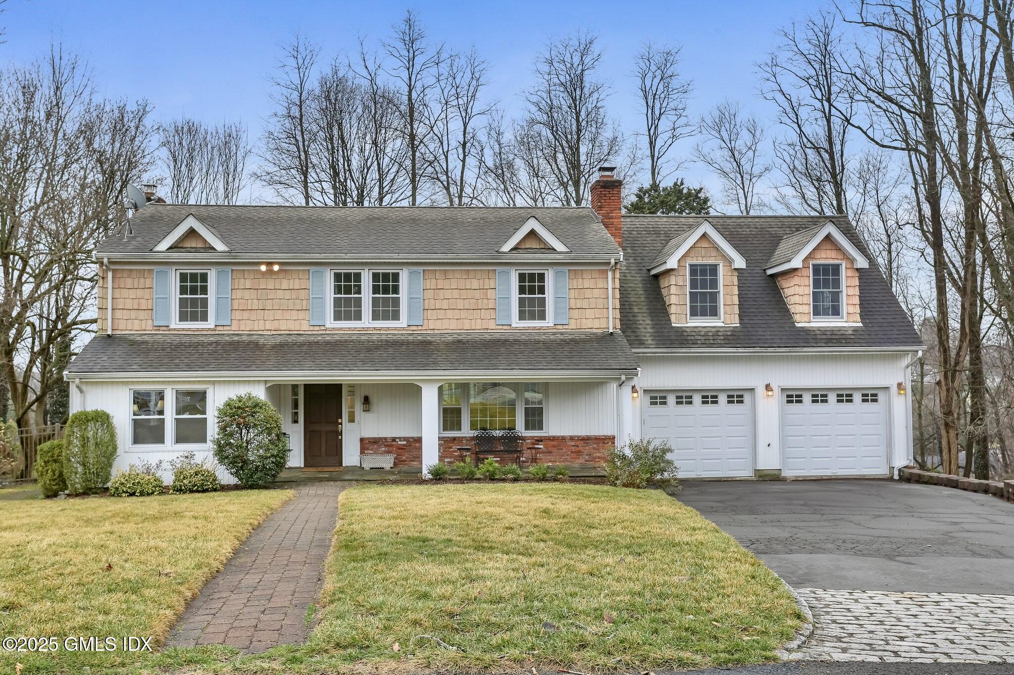 28 Curt Terrace, Greenwich, Connecticut - 5 Bedrooms  
4 Bathrooms - 