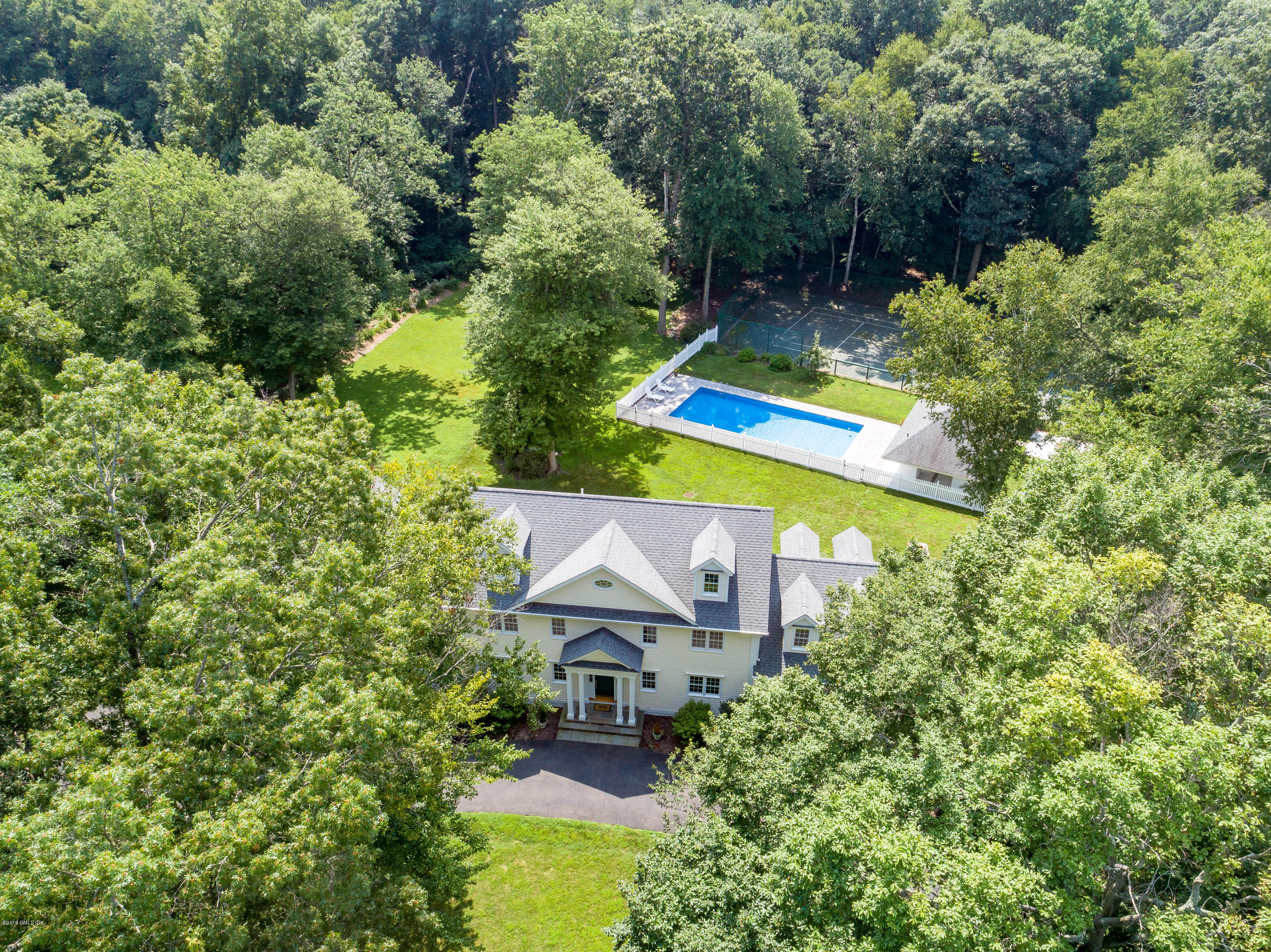Photo 1 of 10 Snowberry Lane, New Canaan, Connecticut, $1,400,000, Web #: 105717