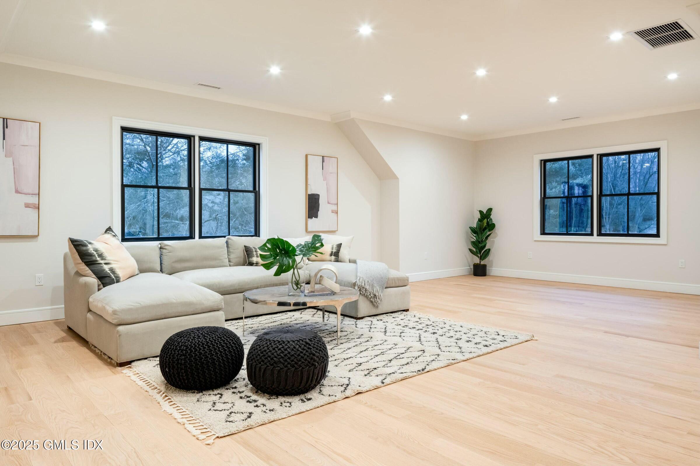 Greenwich, Connecticut 06831, United States, 8 Bedrooms Bedrooms, ,12 BathroomsBathrooms,Residential,Active,92810