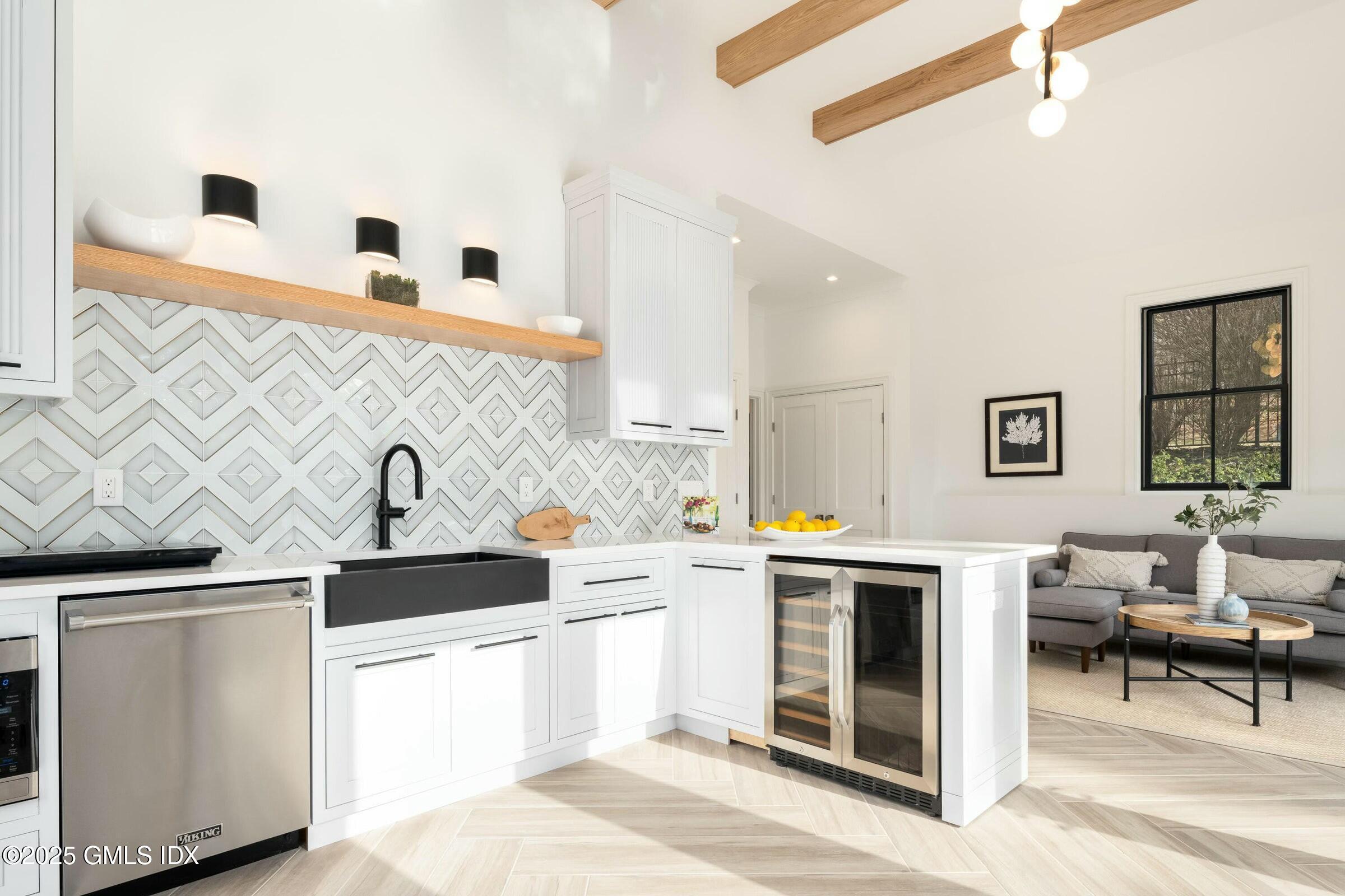 Greenwich, Connecticut 06831, United States, 8 Bedrooms Bedrooms, ,12 BathroomsBathrooms,Residential,Active,92810