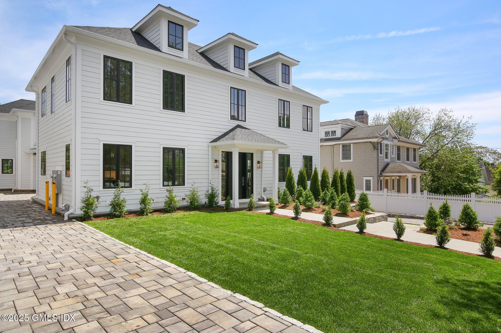 148 E Elm Street St, Greenwich, Connecticut - 4 Bedrooms  
5 Bathrooms - 