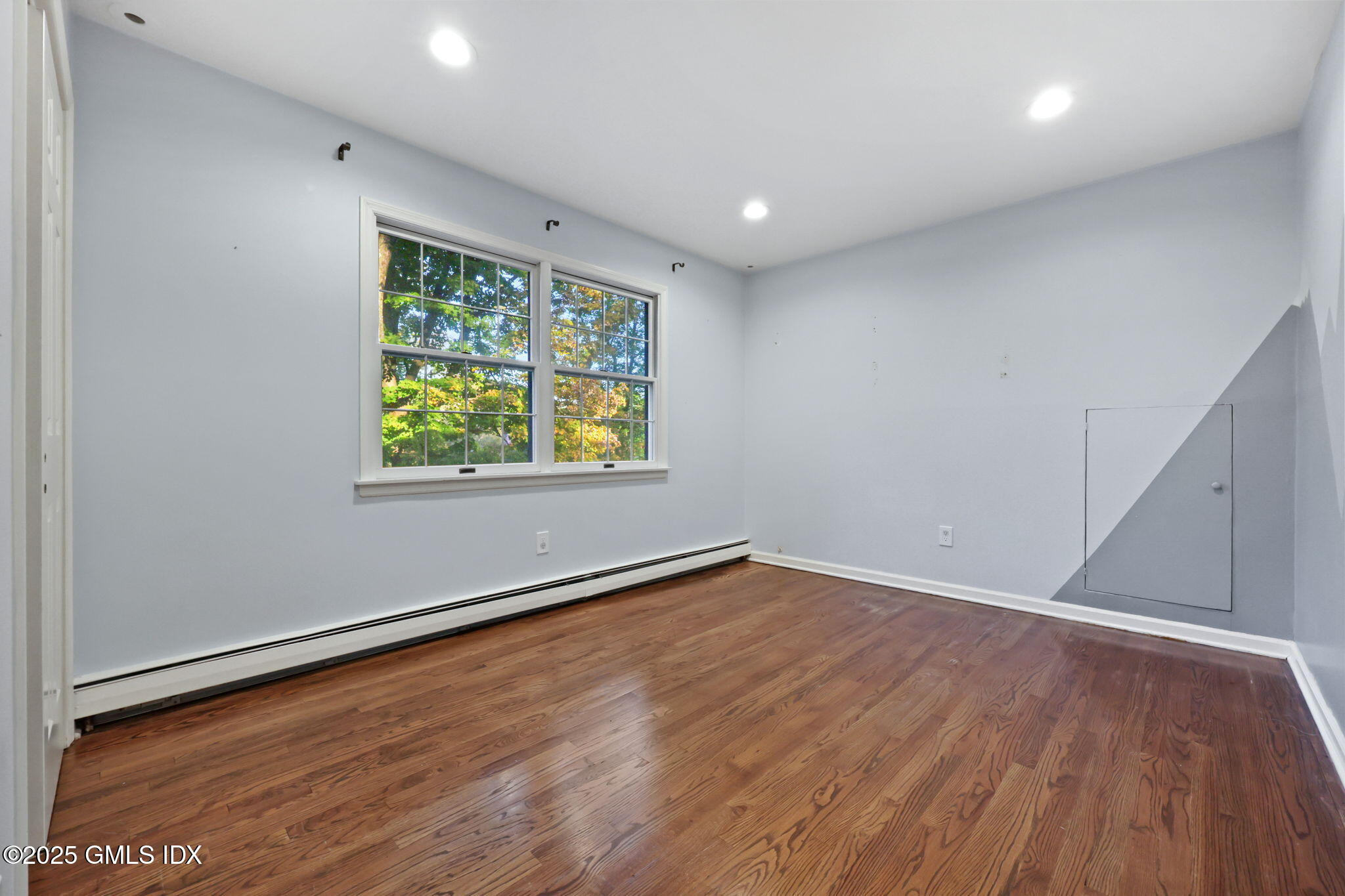 Greenwich, Connecticut 06831, United States, 4 Bedrooms Bedrooms, ,3 BathroomsBathrooms,Residential,Active,229374