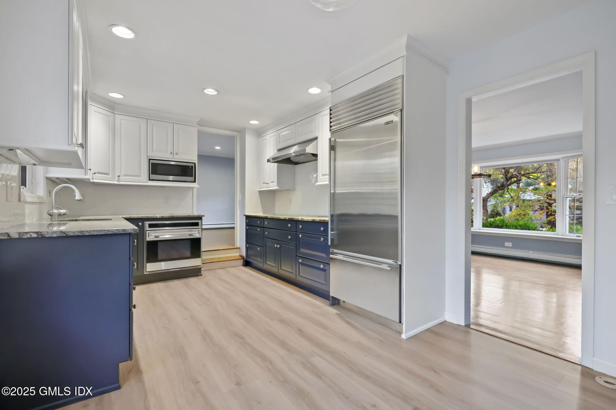 Greenwich, Connecticut 06831, United States, 4 Bedrooms Bedrooms, ,3 BathroomsBathrooms,Residential,Active,229374