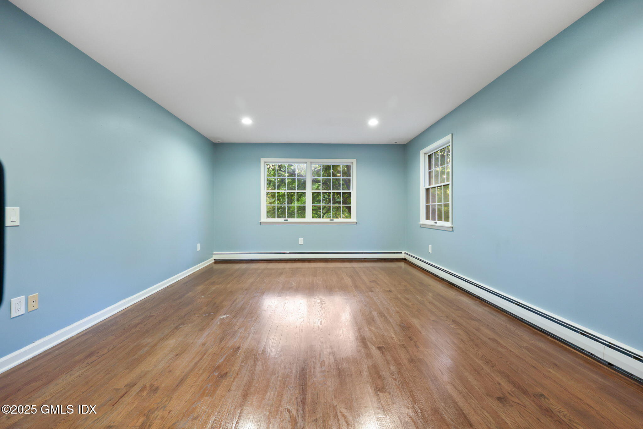 Greenwich, Connecticut 06831, United States, 4 Bedrooms Bedrooms, ,3 BathroomsBathrooms,Residential,Active,229374