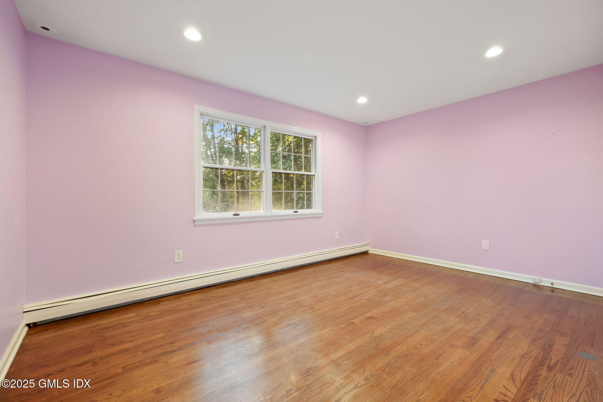 Greenwich, Connecticut 06831, United States, 4 Bedrooms Bedrooms, ,3 BathroomsBathrooms,Residential,Active,229374