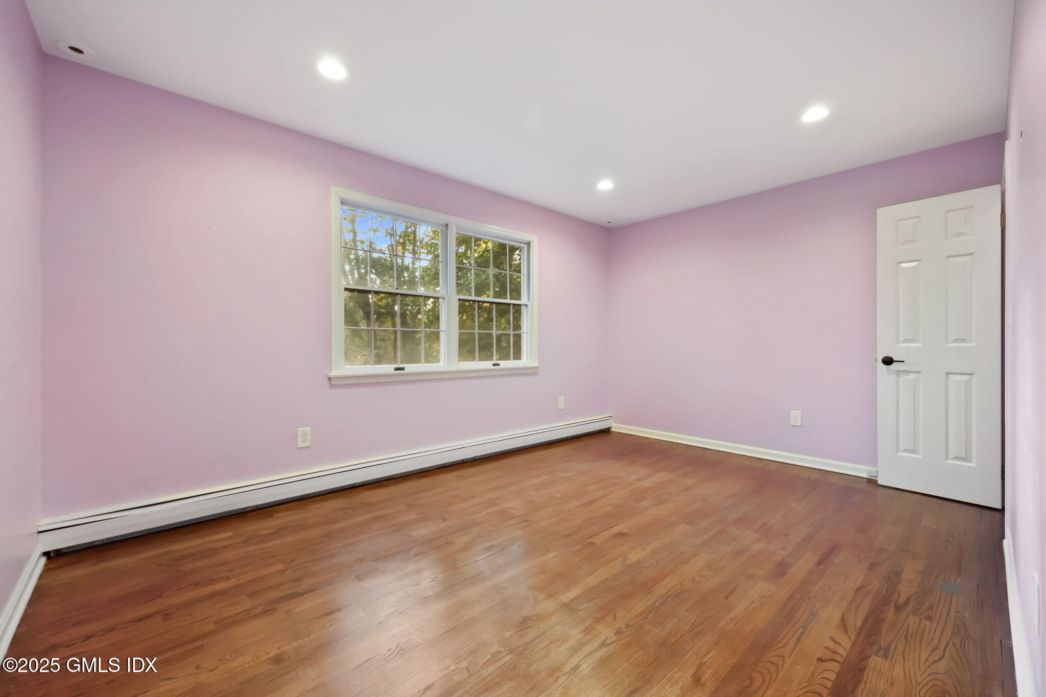 Greenwich, Connecticut 06831, United States, 4 Bedrooms Bedrooms, ,3 BathroomsBathrooms,Residential,Active,229374