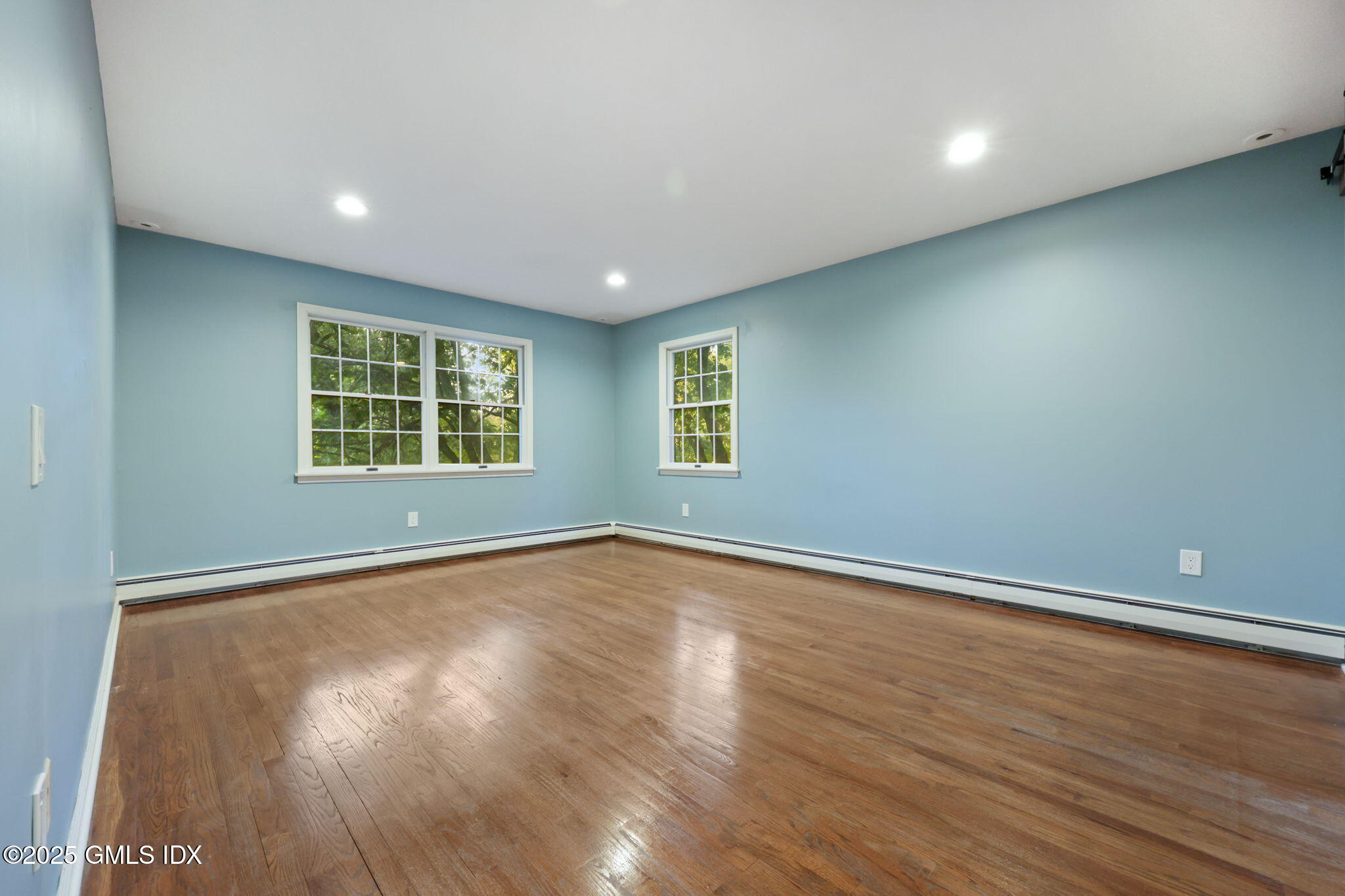 Greenwich, Connecticut 06831, United States, 4 Bedrooms Bedrooms, ,3 BathroomsBathrooms,Residential,Active,229374