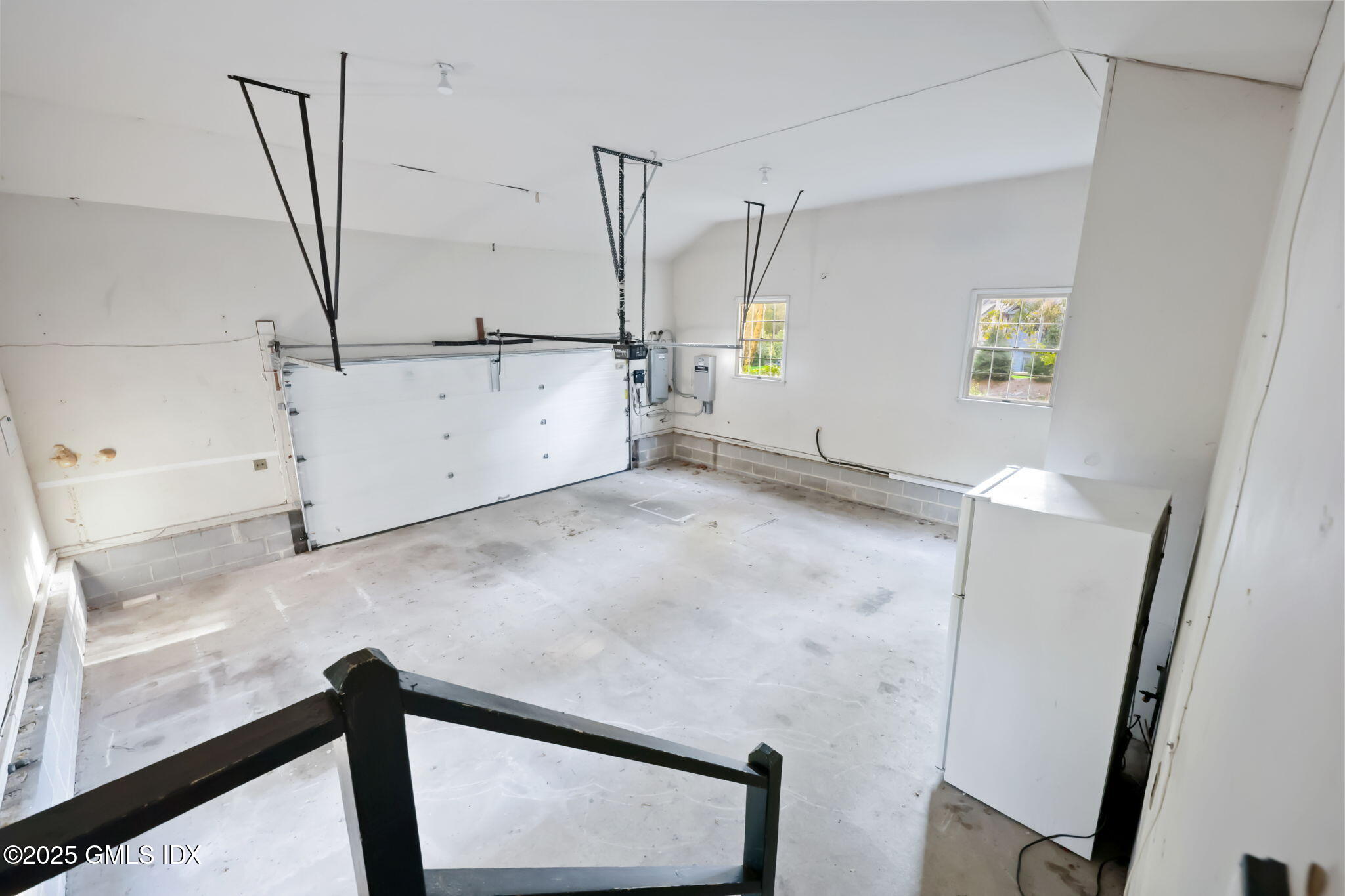 Greenwich, Connecticut 06831, United States, 4 Bedrooms Bedrooms, ,3 BathroomsBathrooms,Residential,Active,229374