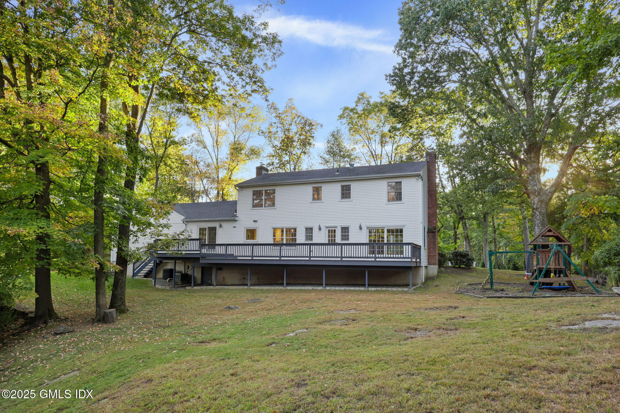 Greenwich, Connecticut 06831, United States, 4 Bedrooms Bedrooms, ,3 BathroomsBathrooms,Residential,Active,229374