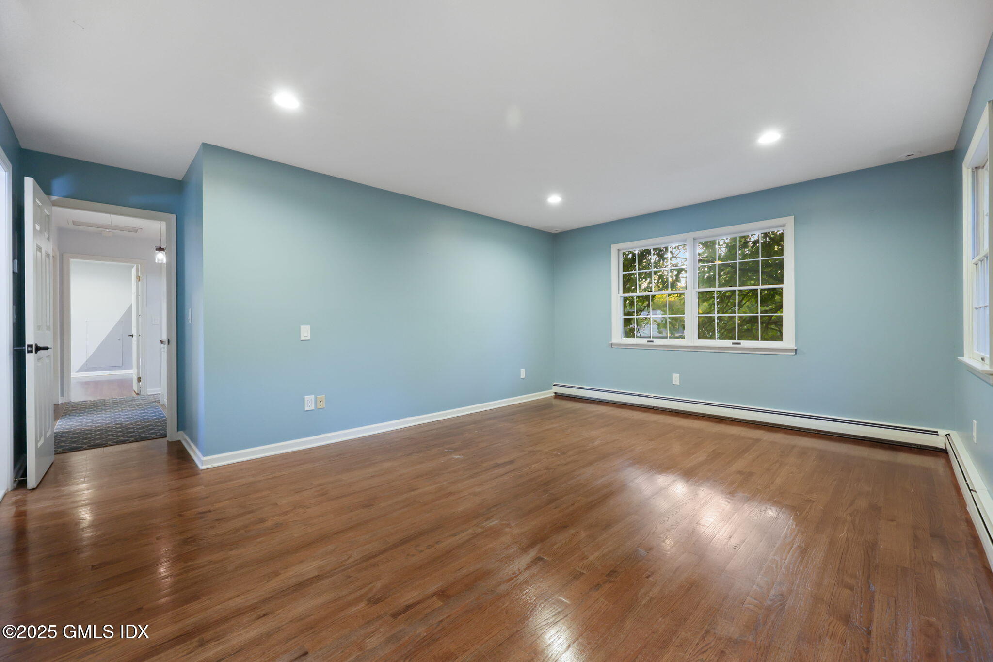 Greenwich, Connecticut 06831, United States, 4 Bedrooms Bedrooms, ,3 BathroomsBathrooms,Residential,Active,229374