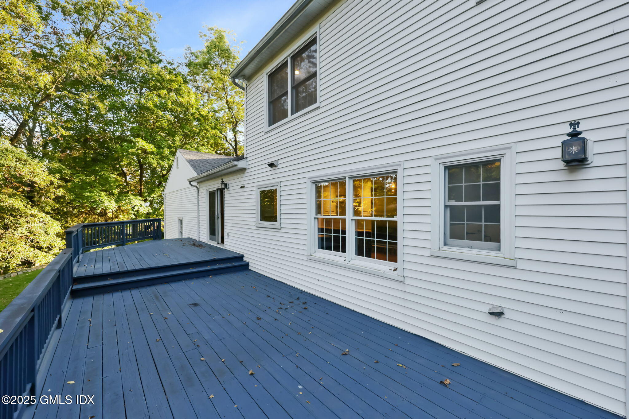 Greenwich, Connecticut 06831, United States, 4 Bedrooms Bedrooms, ,3 BathroomsBathrooms,Residential,Active,229374