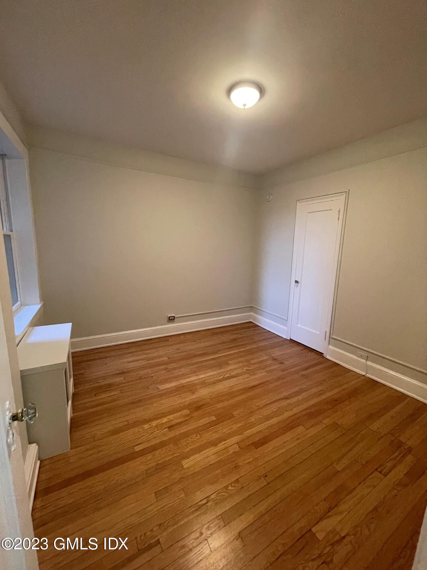 Greenwich, Connecticut 06830, United States, 2 Bedrooms Bedrooms, ,1 BathroomBathrooms,Residential,Active,121718