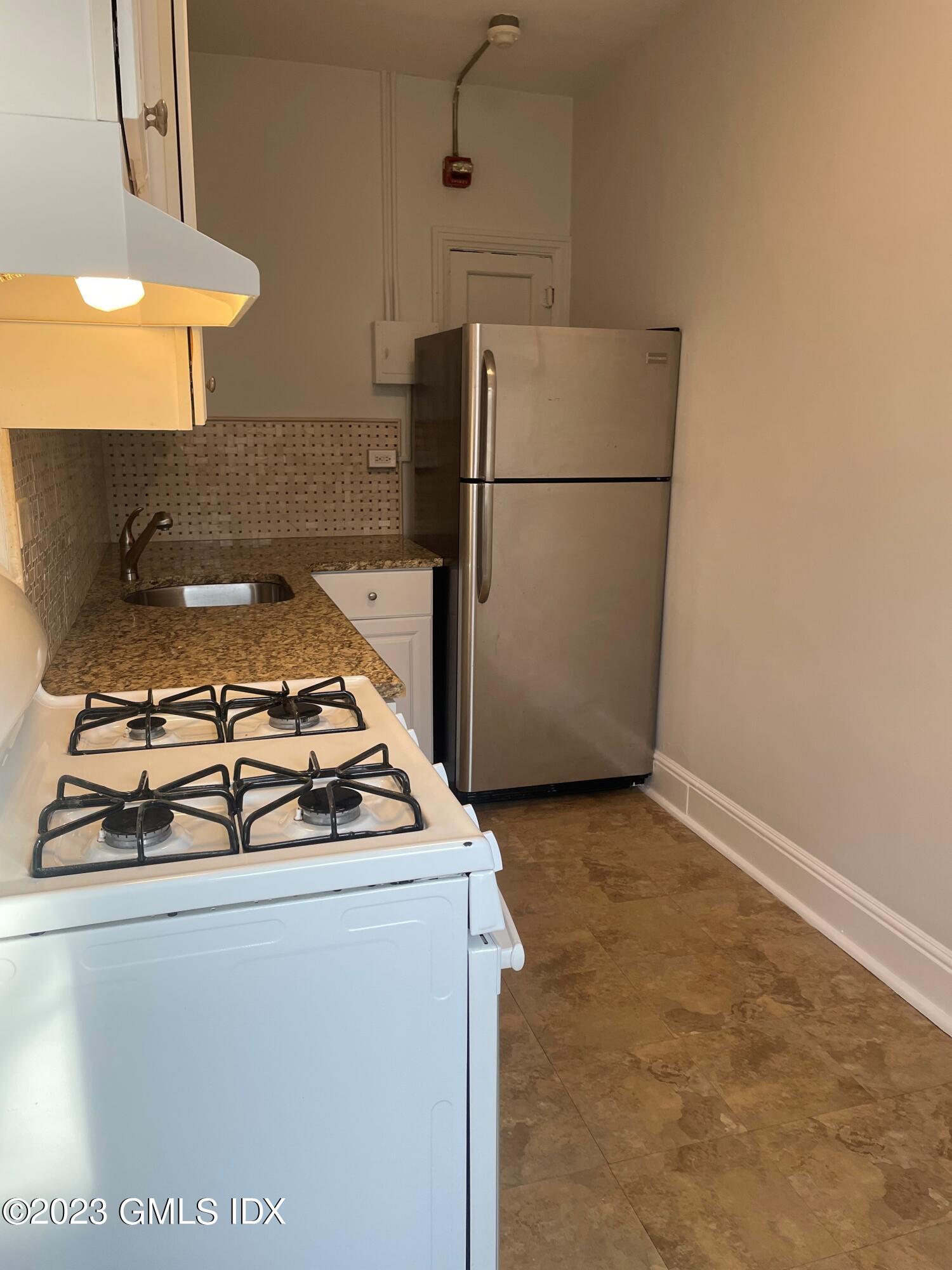 Greenwich, Connecticut 06830, United States, 2 Bedrooms Bedrooms, ,1 BathroomBathrooms,Residential,Active,121718