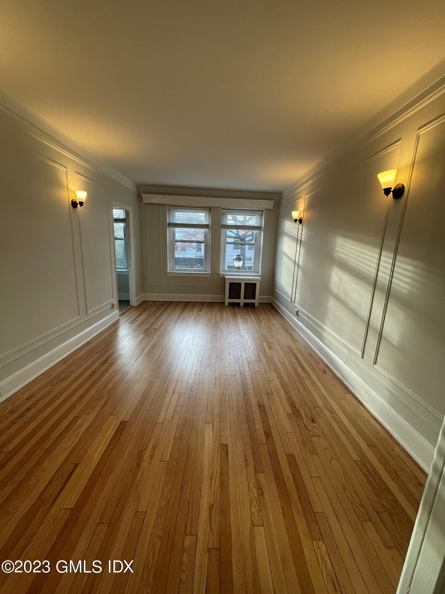 Greenwich, Connecticut 06830, United States, 2 Bedrooms Bedrooms, ,1 BathroomBathrooms,Residential,Active,121718