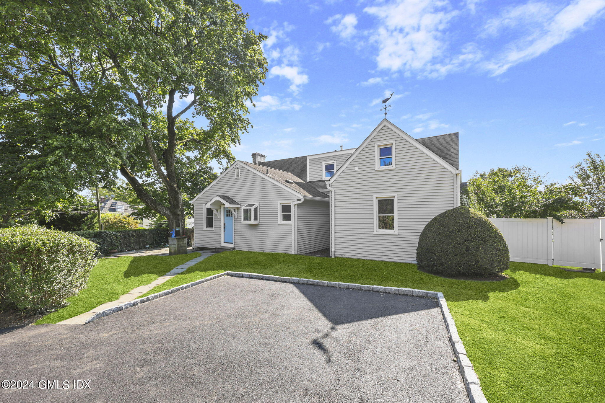 154 Henry Street, Greenwich, Connecticut - 4 Bedrooms  
3 Bathrooms - 