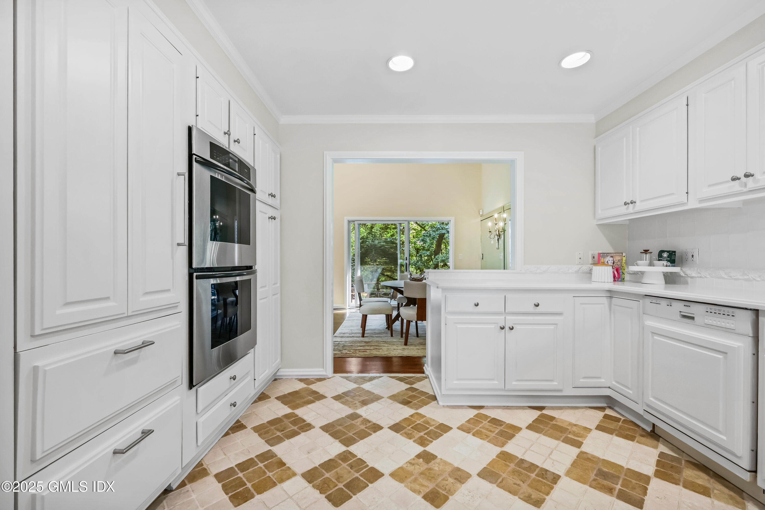 Greenwich, Connecticut 06830, United States, 3 Bedrooms Bedrooms, ,4 BathroomsBathrooms,Residential,Coming Soon,219378