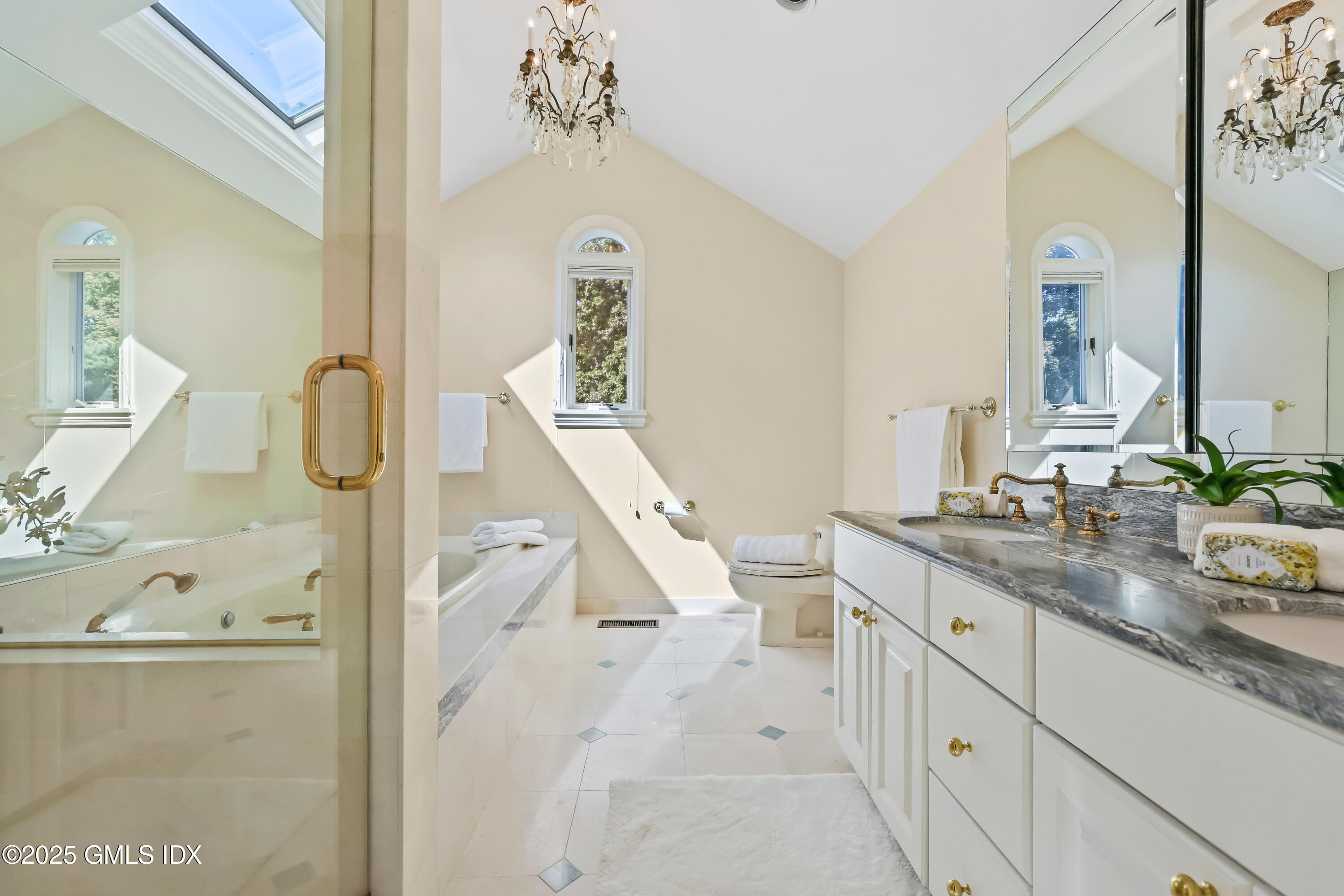 Greenwich, Connecticut 06830, United States, 3 Bedrooms Bedrooms, ,4 BathroomsBathrooms,Residential,Coming Soon,219378