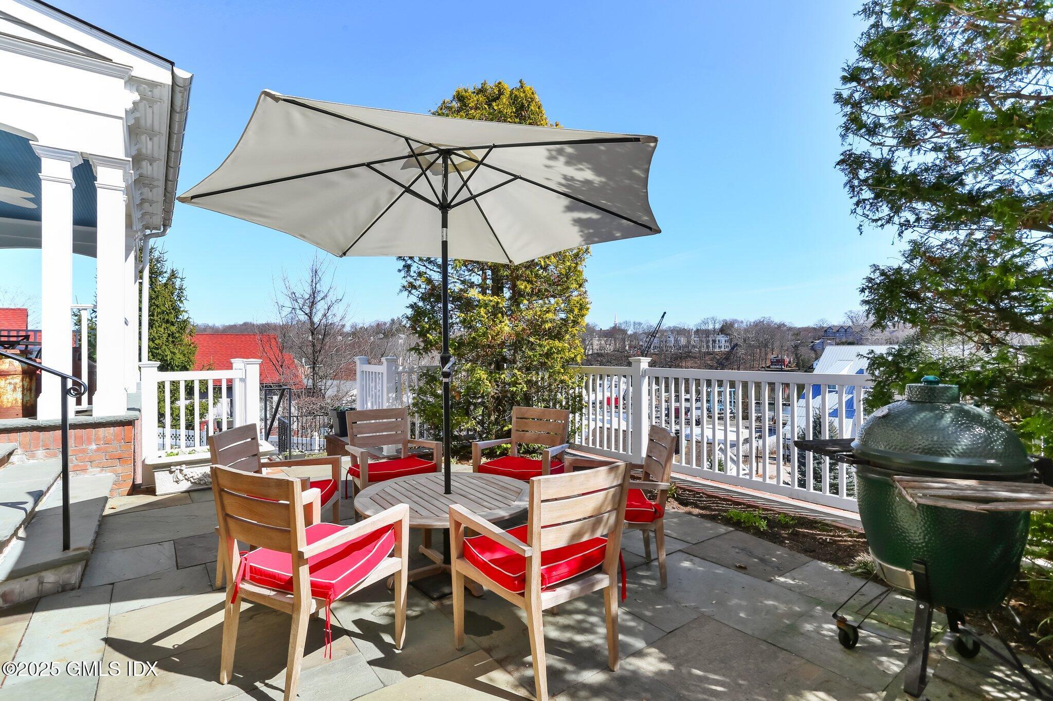 Cos Cob, Connecticut 06807, United States, 3 Bedrooms Bedrooms, ,4 BathroomsBathrooms,Residential,Active,118673