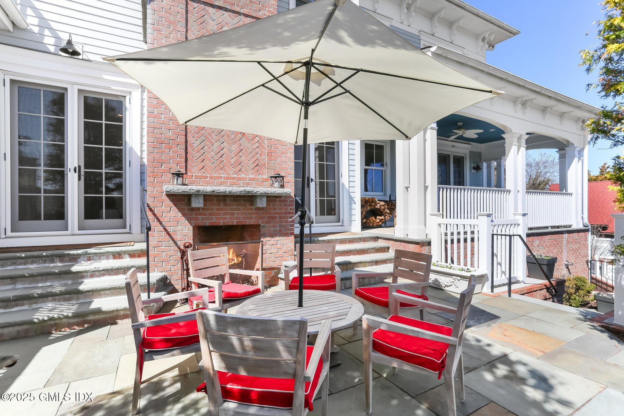 Cos Cob, Connecticut 06807, United States, 3 Bedrooms Bedrooms, ,4 BathroomsBathrooms,Residential,Active,118673