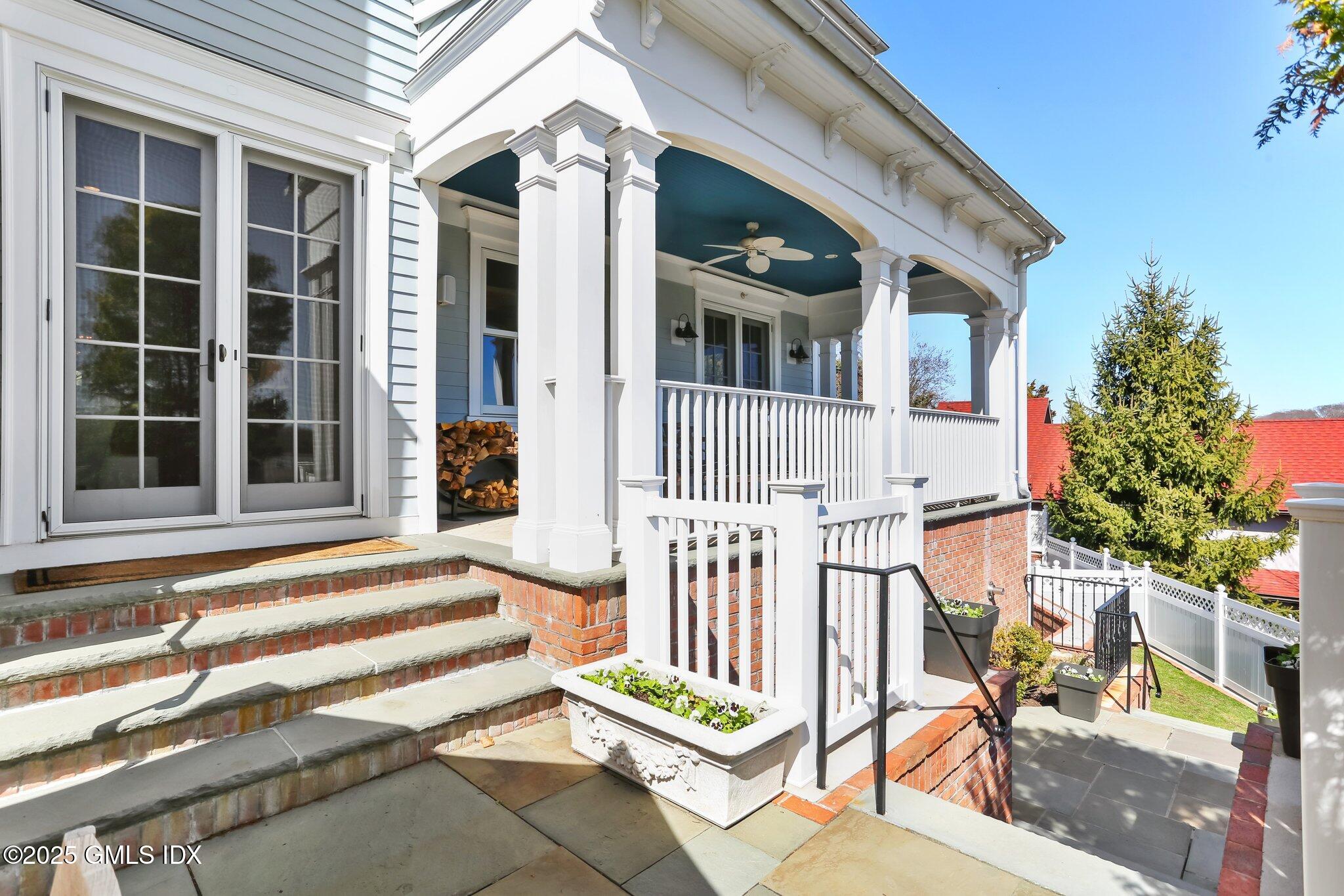 Cos Cob, Connecticut 06807, United States, 3 Bedrooms Bedrooms, ,4 BathroomsBathrooms,Residential,Active,118673