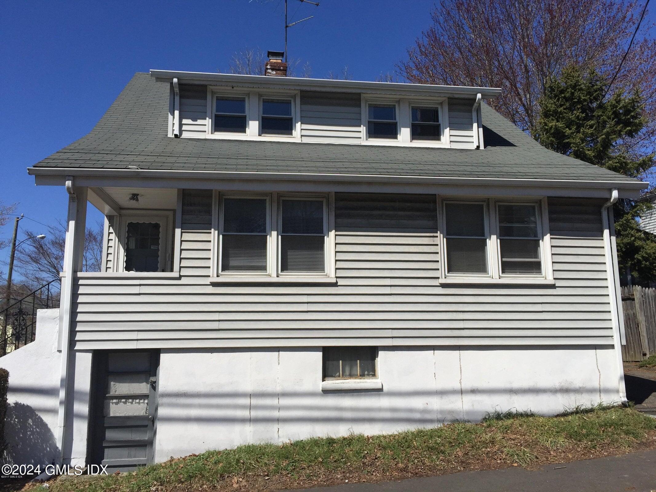 Rental Property at 36 Valley Road, Cos Cob, Connecticut - Bedrooms: 2 
Bathrooms: 1  - $2,650 MO.