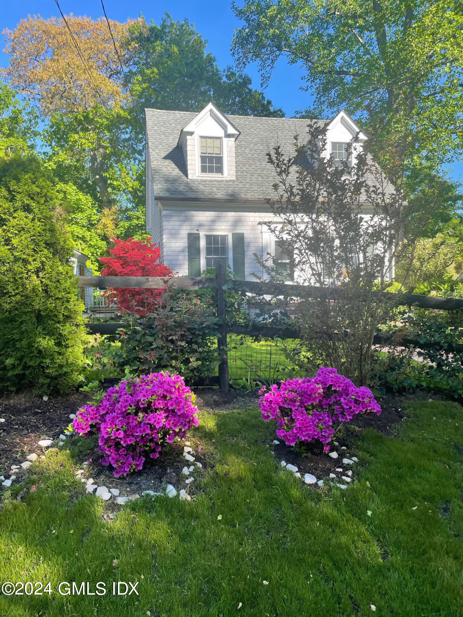 Property for Sale at 7 Buena Vista Drive, Greenwich, Connecticut - Bedrooms: 2 
Bathrooms: 2  - $999,000