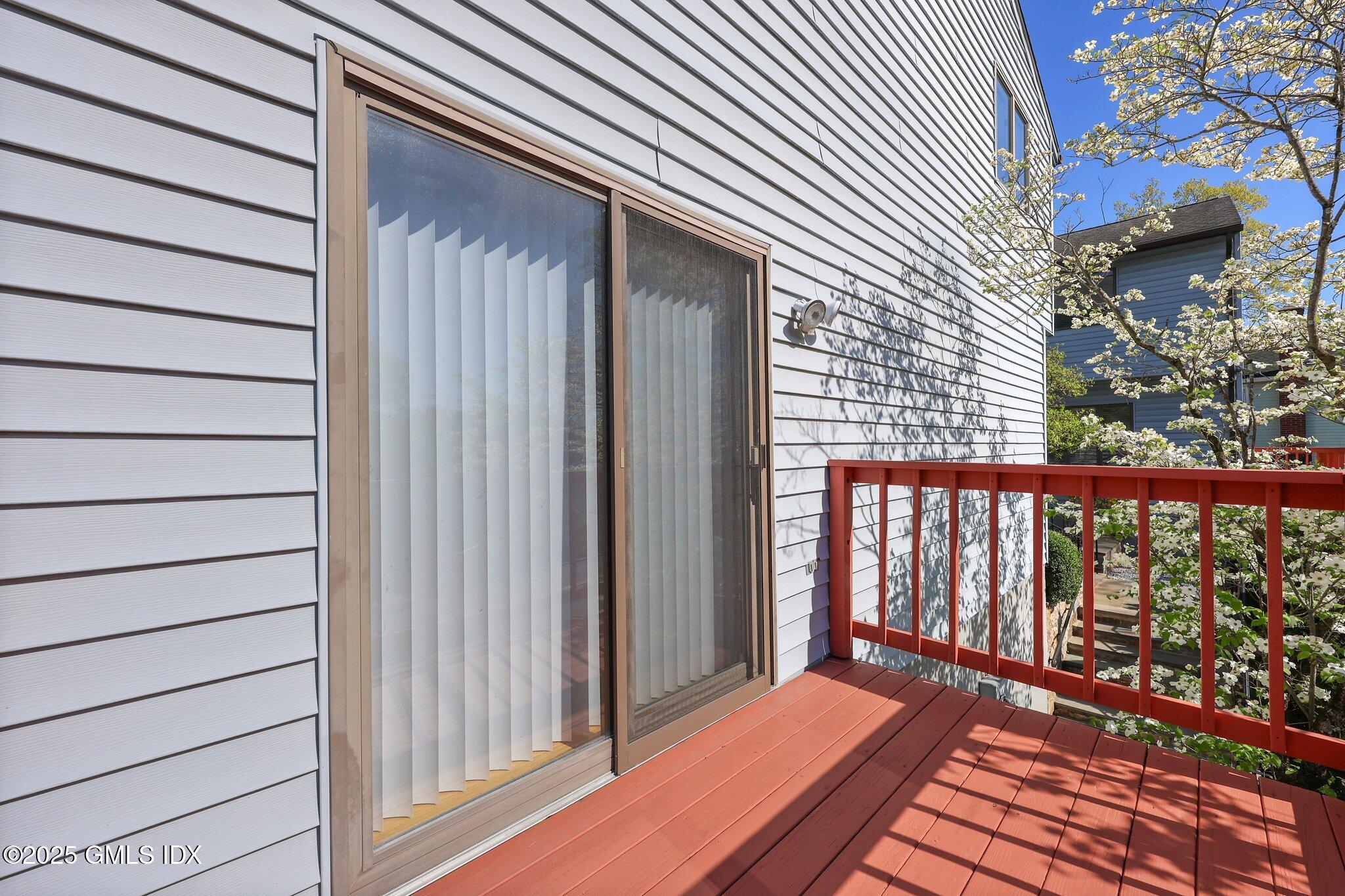 Greenwich, Connecticut 06831, United States, 2 Bedrooms Bedrooms, ,4 BathroomsBathrooms,Residential,Active,120813