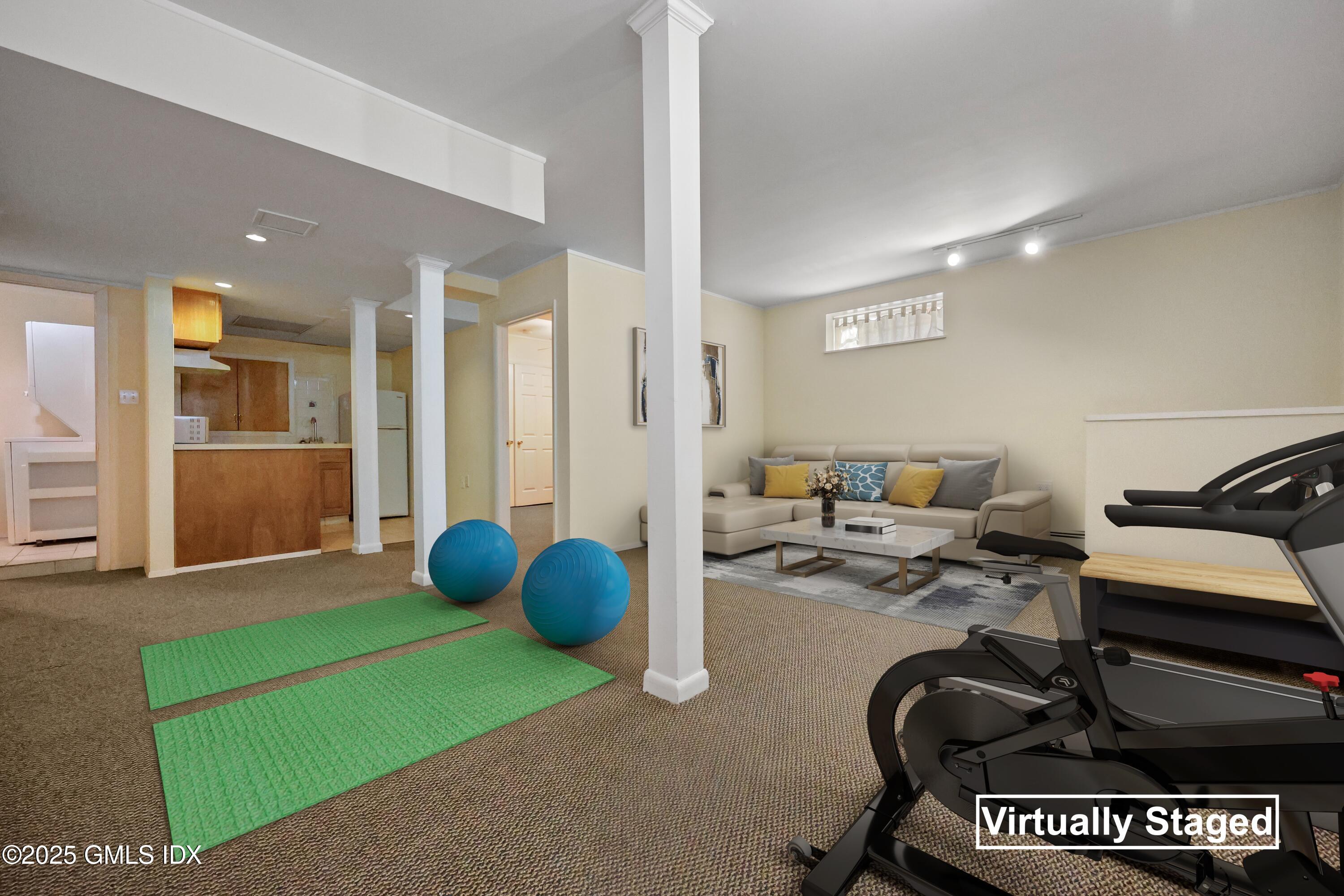 Greenwich, Connecticut 06831, United States, 2 Bedrooms Bedrooms, ,4 BathroomsBathrooms,Residential,Active,120813