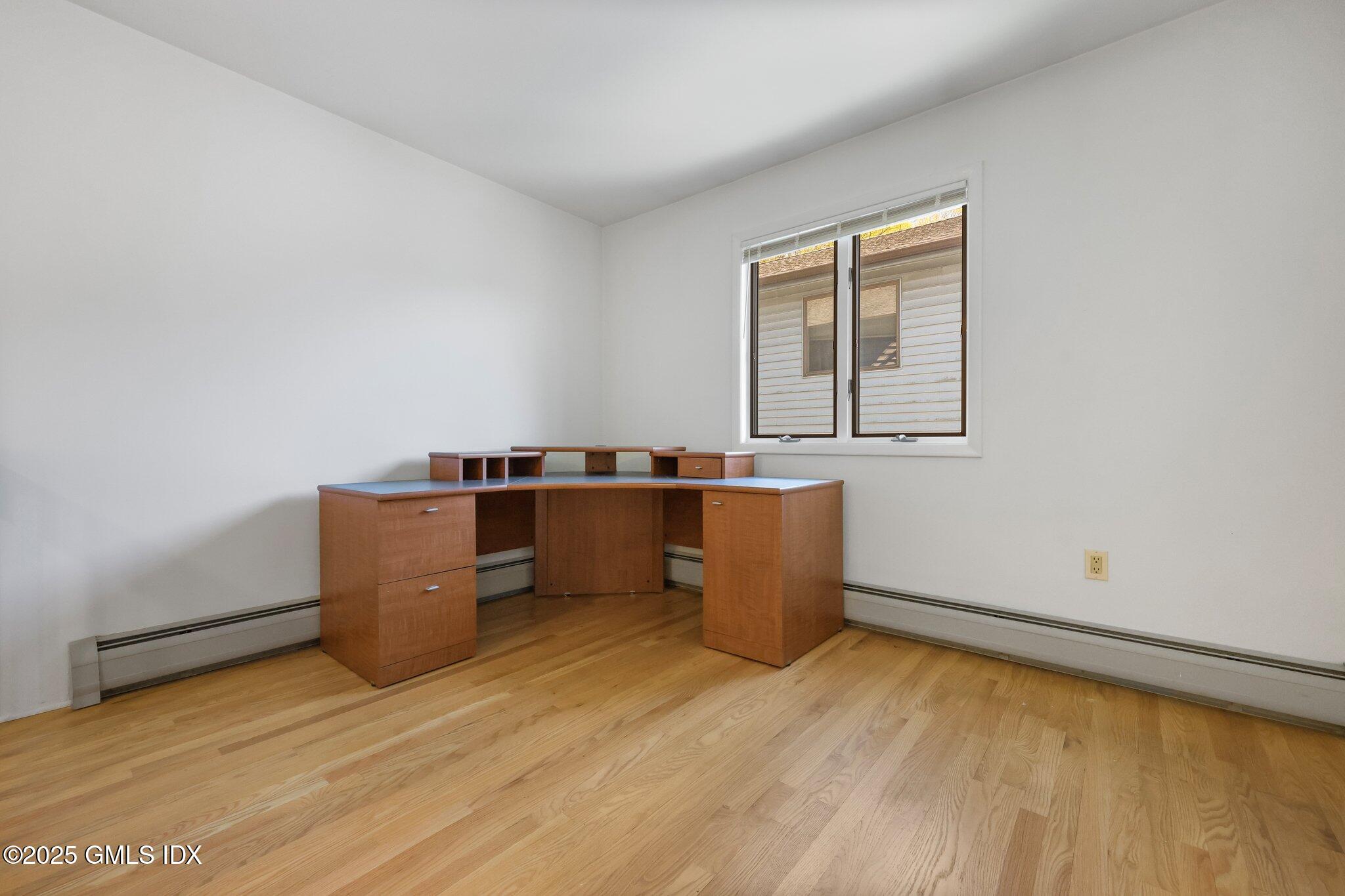 Greenwich, Connecticut 06831, United States, 2 Bedrooms Bedrooms, ,4 BathroomsBathrooms,Residential,Active,120813