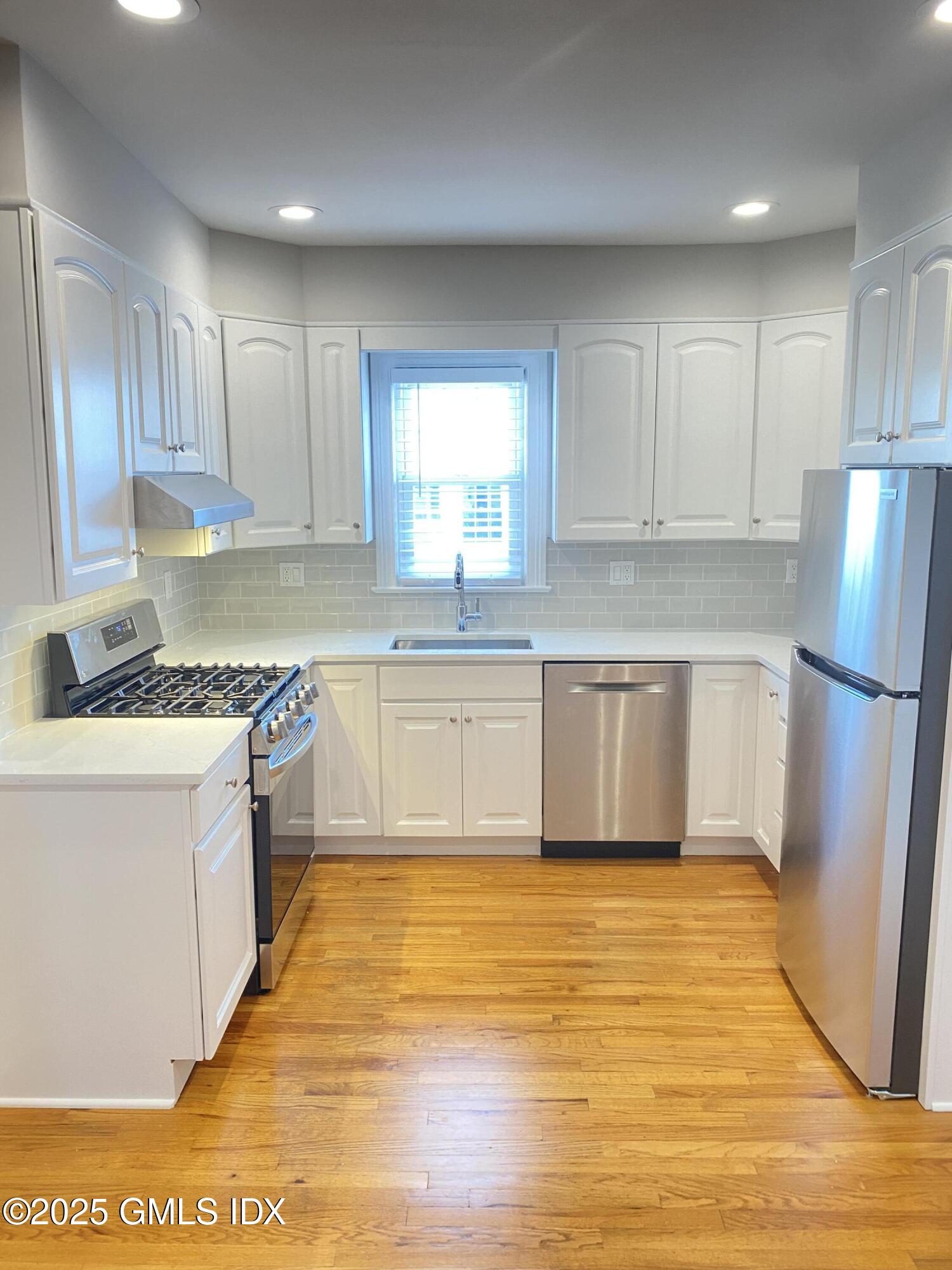 9 Sound View Court, Greenwich, Connecticut - 3 Bedrooms  
2 Bathrooms - 