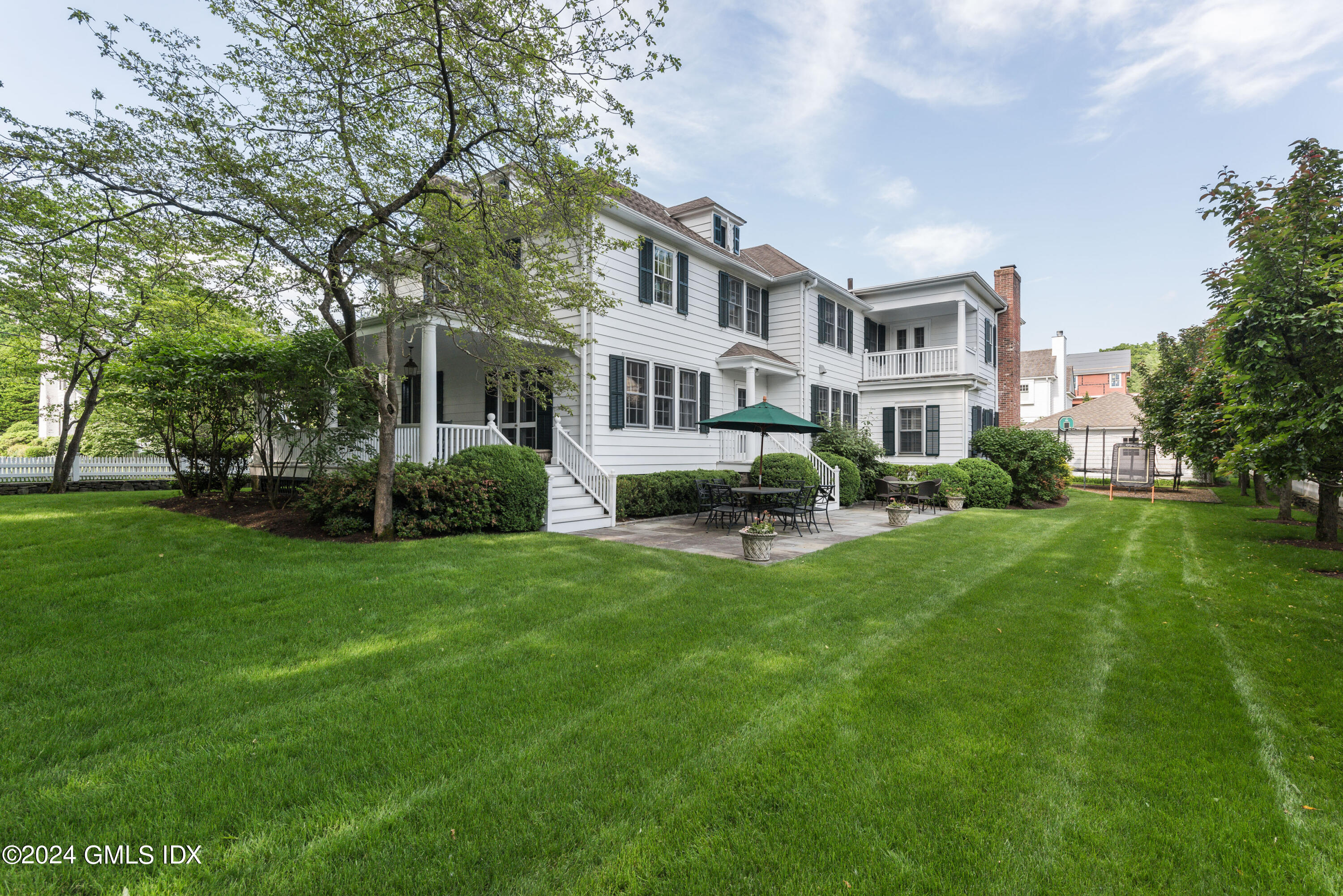 Property for Sale at 25 Evergreen Road, Greenwich, Connecticut - Bedrooms: 5 
Bathrooms: 6  - $3,575,000