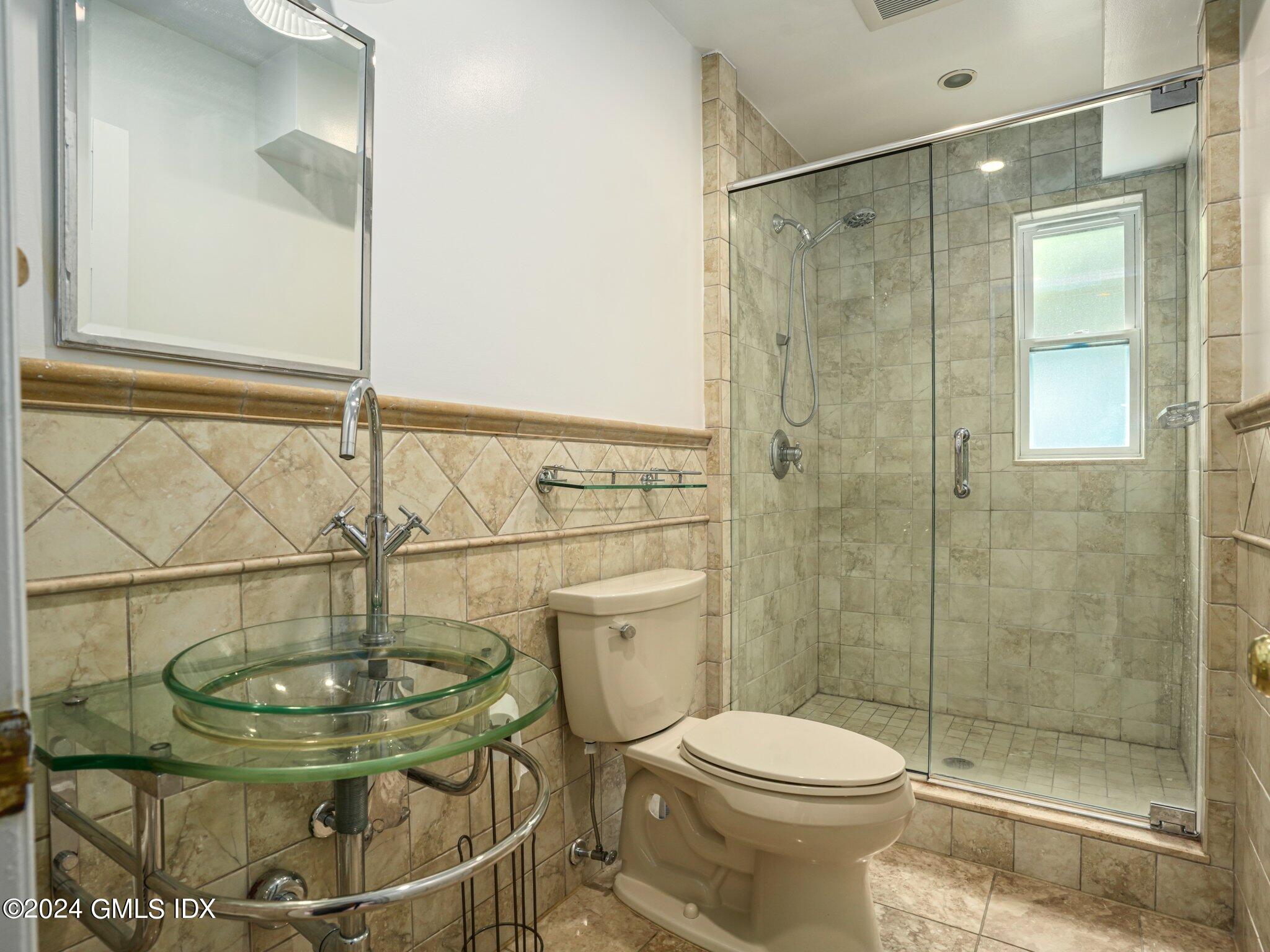 Riverside, Connecticut 06878, United States, 5 Bedrooms Bedrooms, ,3 BathroomsBathrooms,Residential,Active,155244