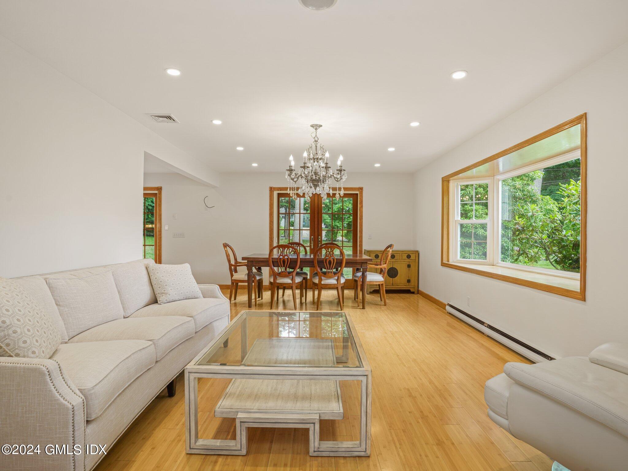 Riverside, Connecticut 06878, United States, 5 Bedrooms Bedrooms, ,3 BathroomsBathrooms,Residential,Active,155244