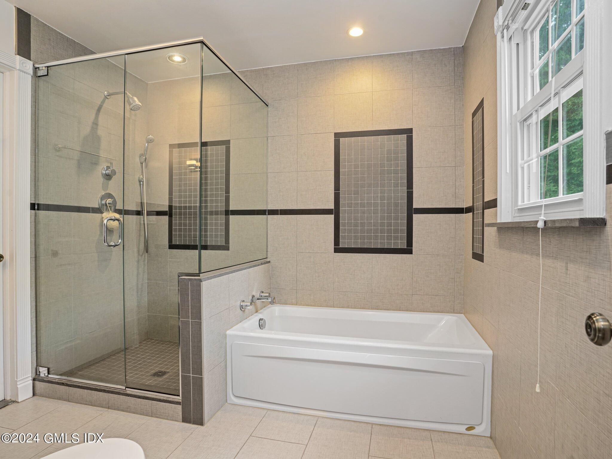 Riverside, Connecticut 06878, United States, 5 Bedrooms Bedrooms, ,3 BathroomsBathrooms,Residential,Active,155244