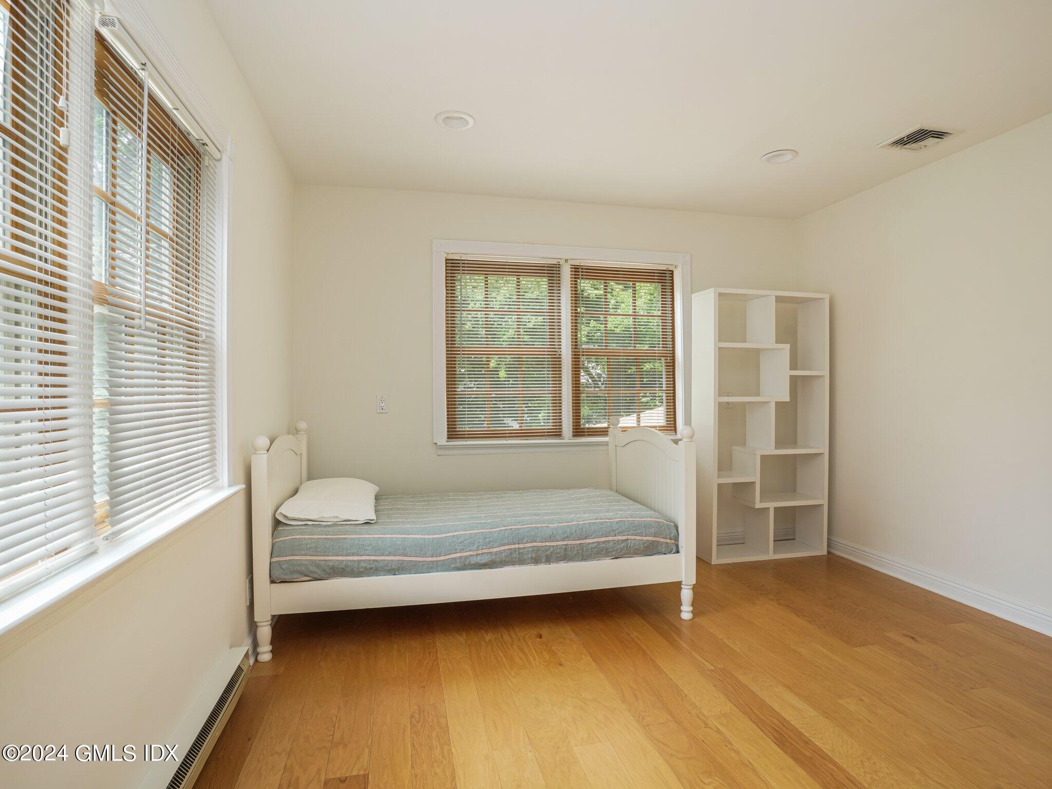 Riverside, Connecticut 06878, United States, 5 Bedrooms Bedrooms, ,3 BathroomsBathrooms,Residential,Active,155244