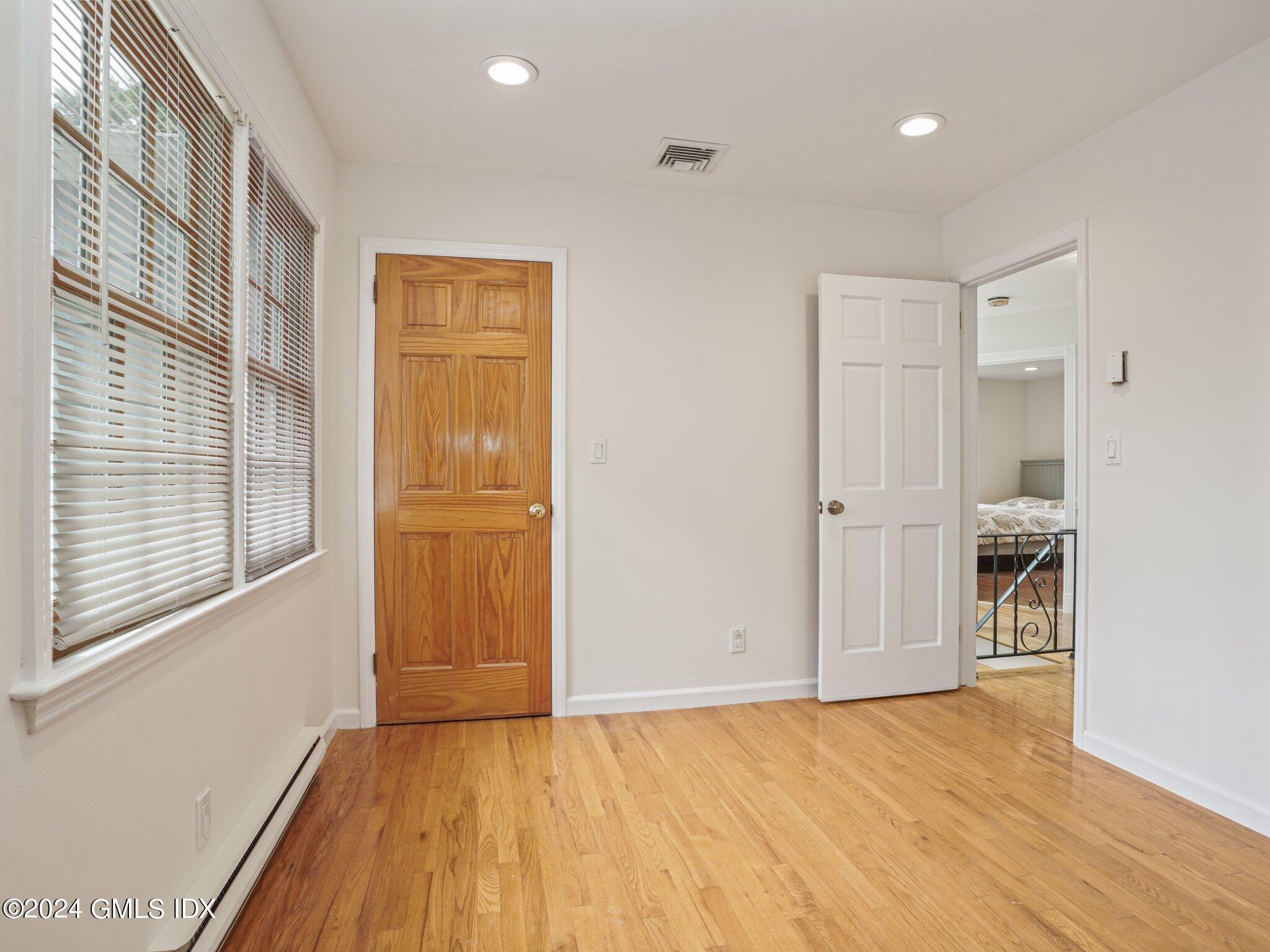 Riverside, Connecticut 06878, United States, 5 Bedrooms Bedrooms, ,3 BathroomsBathrooms,Residential,Active,155244