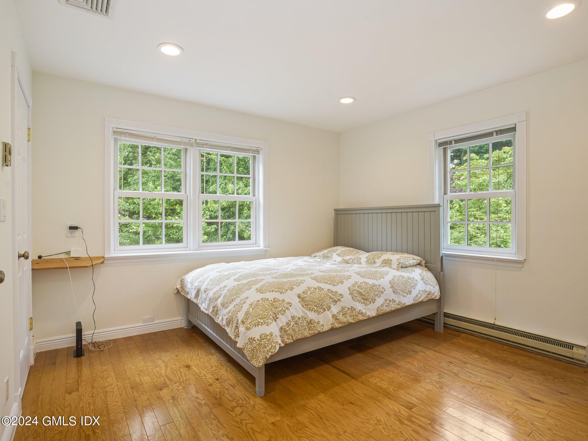 Riverside, Connecticut 06878, United States, 5 Bedrooms Bedrooms, ,3 BathroomsBathrooms,Residential,Active,155244