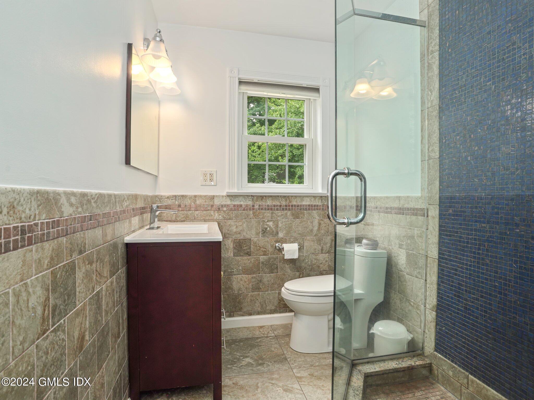 Riverside, Connecticut 06878, United States, 5 Bedrooms Bedrooms, ,3 BathroomsBathrooms,Residential,Active,155244