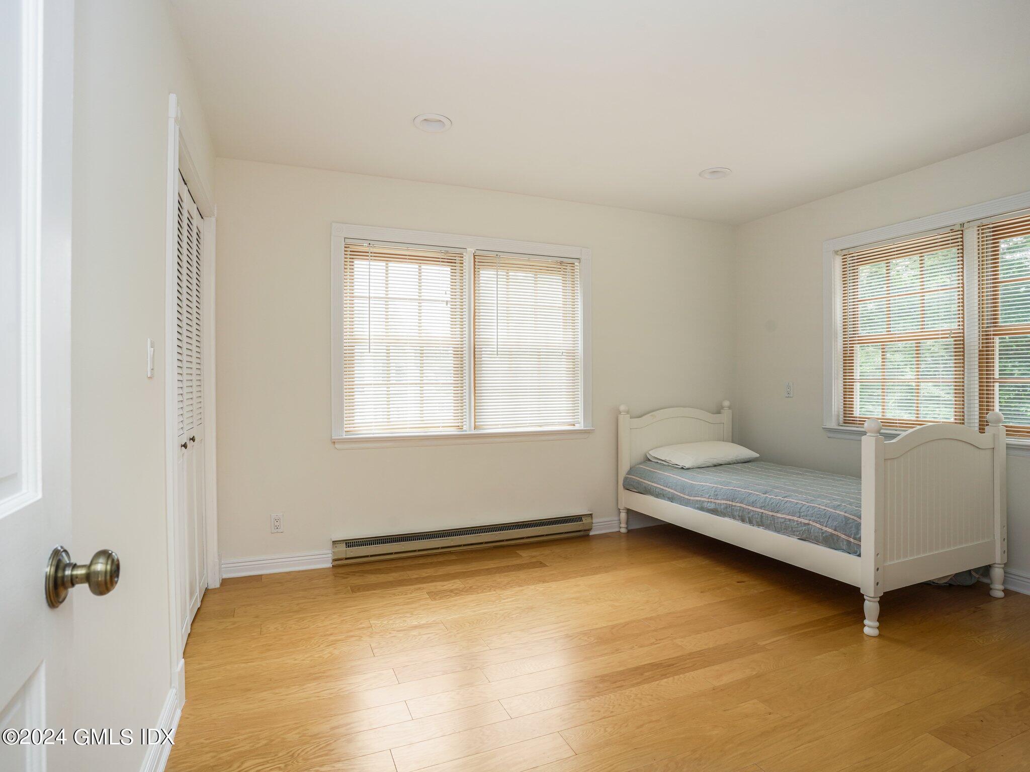 Riverside, Connecticut 06878, United States, 5 Bedrooms Bedrooms, ,3 BathroomsBathrooms,Residential,Active,155244