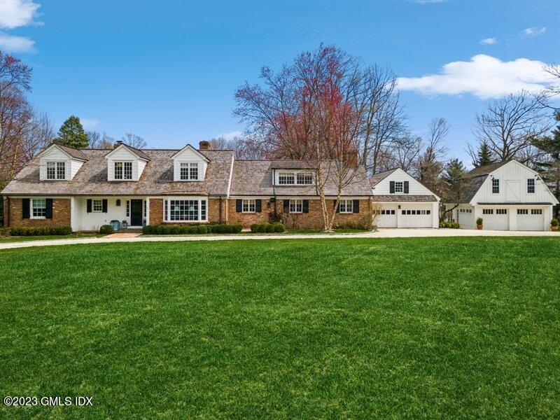 9 Cameron Drive, Greenwich, Connecticut - 5 Bedrooms  
4.5 Bathrooms - 