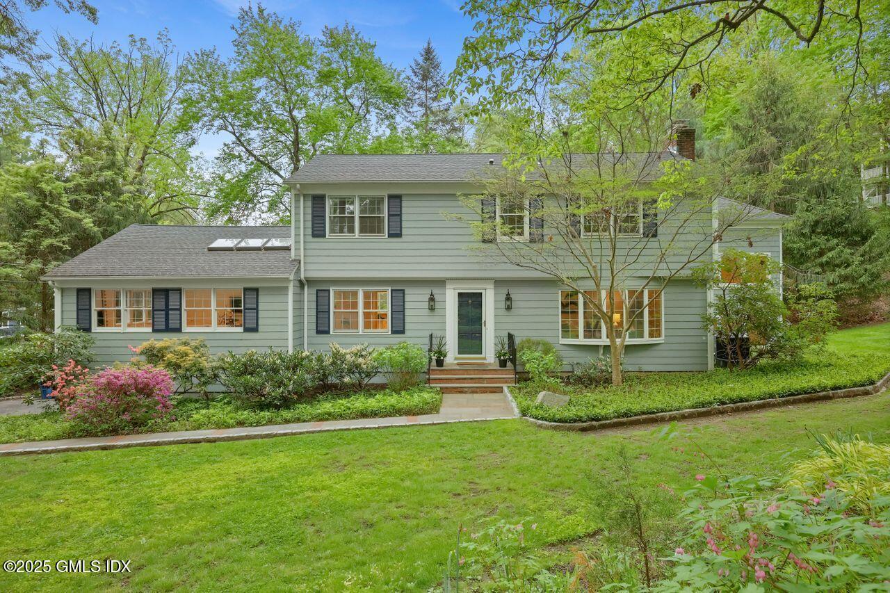 Property for Sale at 32 Jeffrey Road, Greenwich, Connecticut - Bedrooms: 5 
Bathrooms: 6  - $2,799,000
