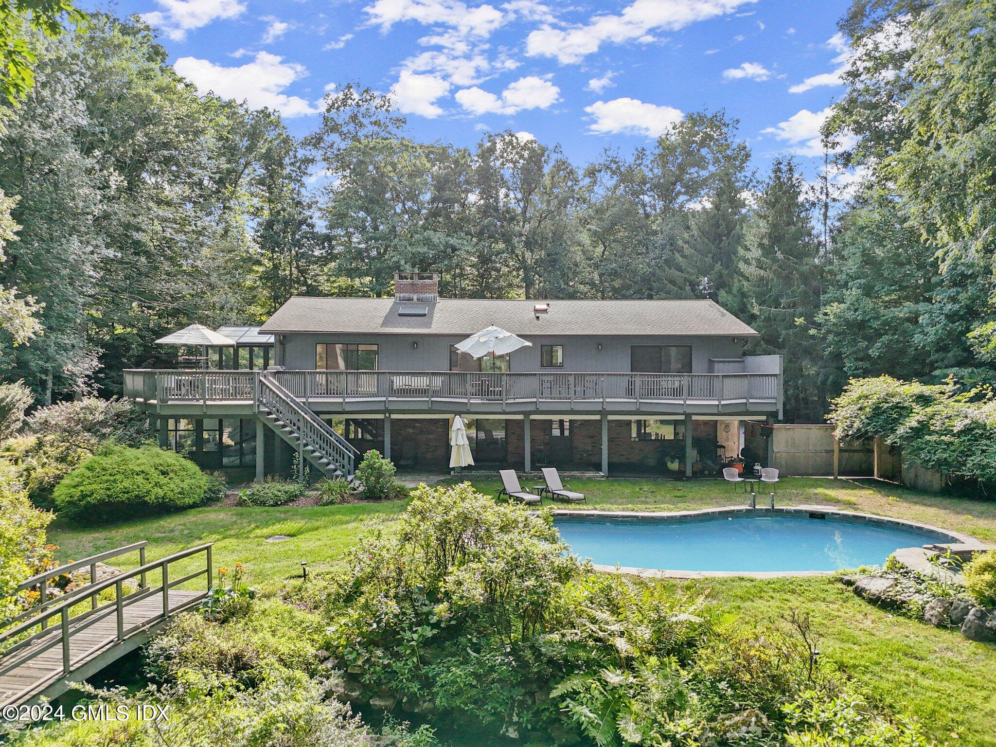 297 Cognewaugh Road, Cos Cob, Connecticut - 4 Bedrooms  
3 Bathrooms - 