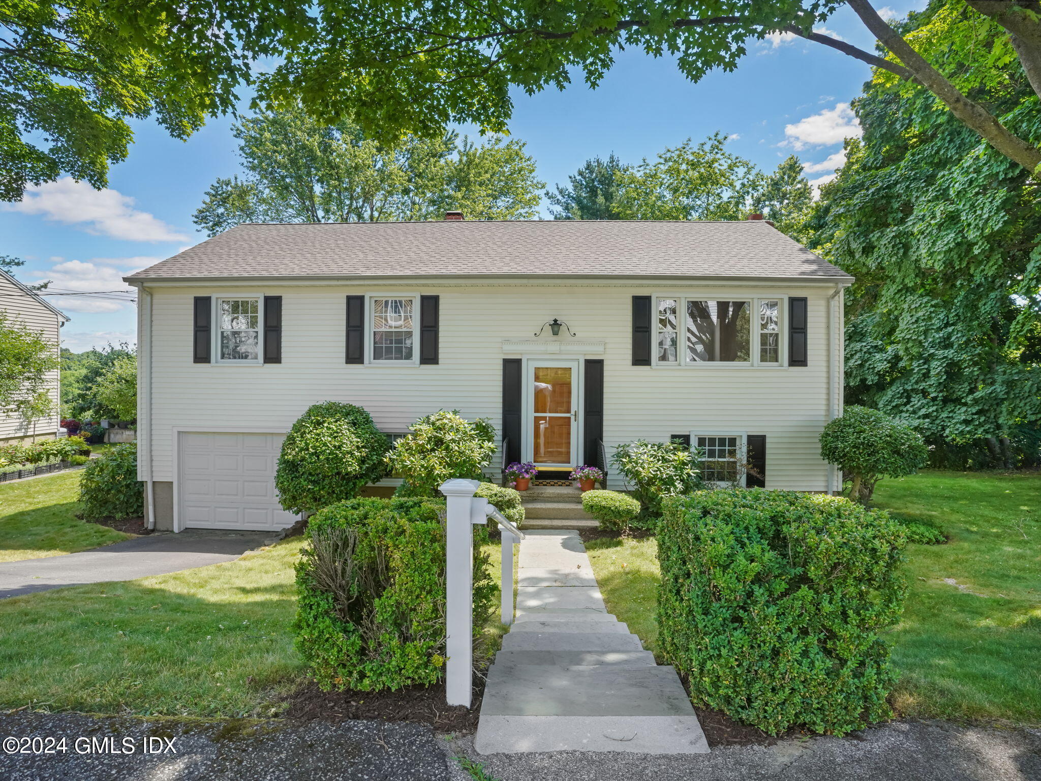 Property for Sale at 65 Cambridge Drive, Greenwich, Connecticut - Bedrooms: 4 
Bathrooms: 2  - $950,000
