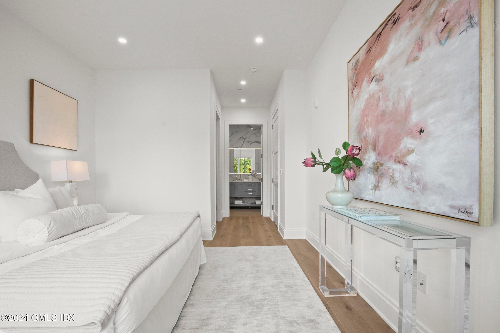 Greenwich, Connecticut 06830, United States, 2 Bedrooms Bedrooms, ,2 BathroomsBathrooms,Residential,Active,85215